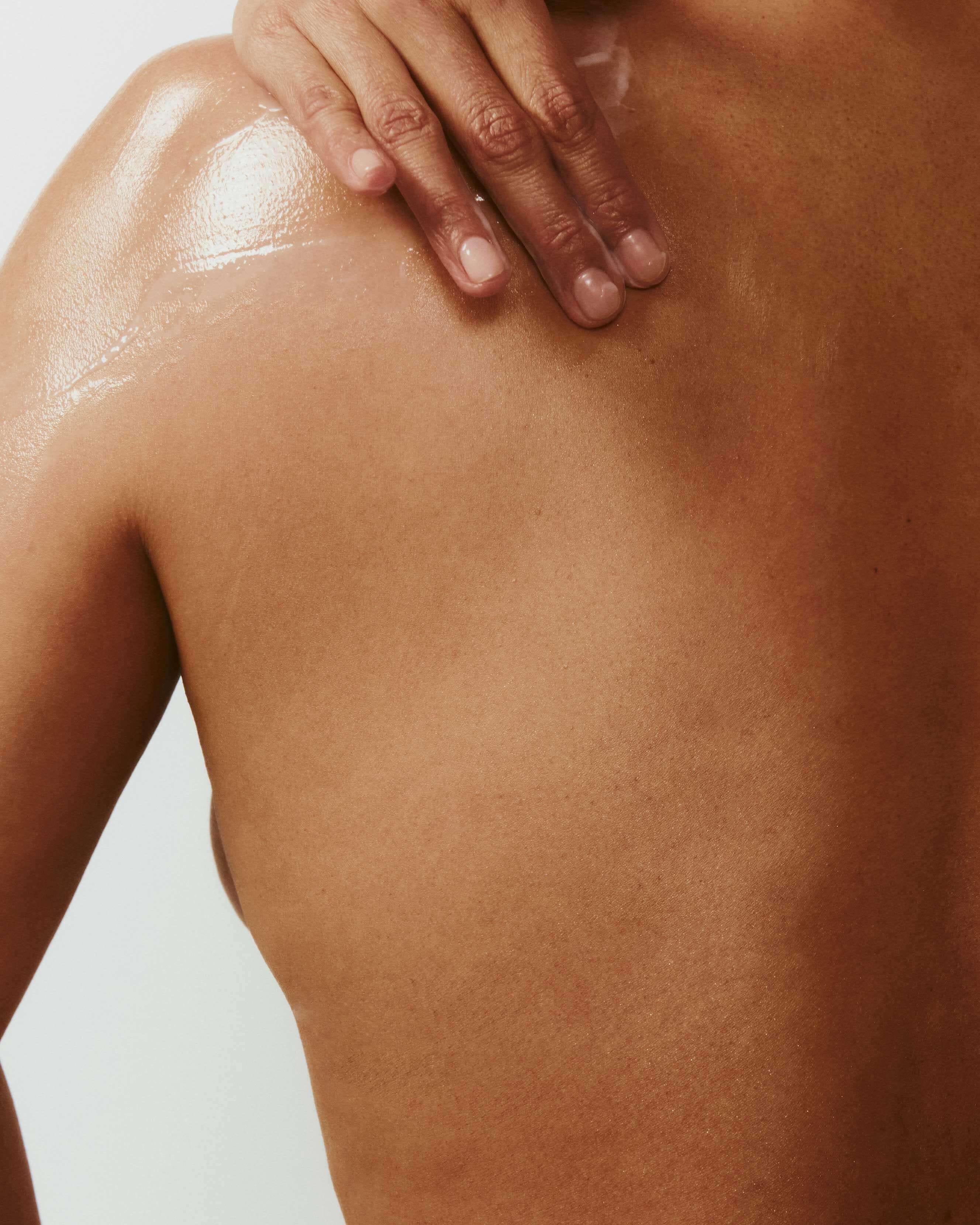 SIDIA BRALESS: The Body Serum