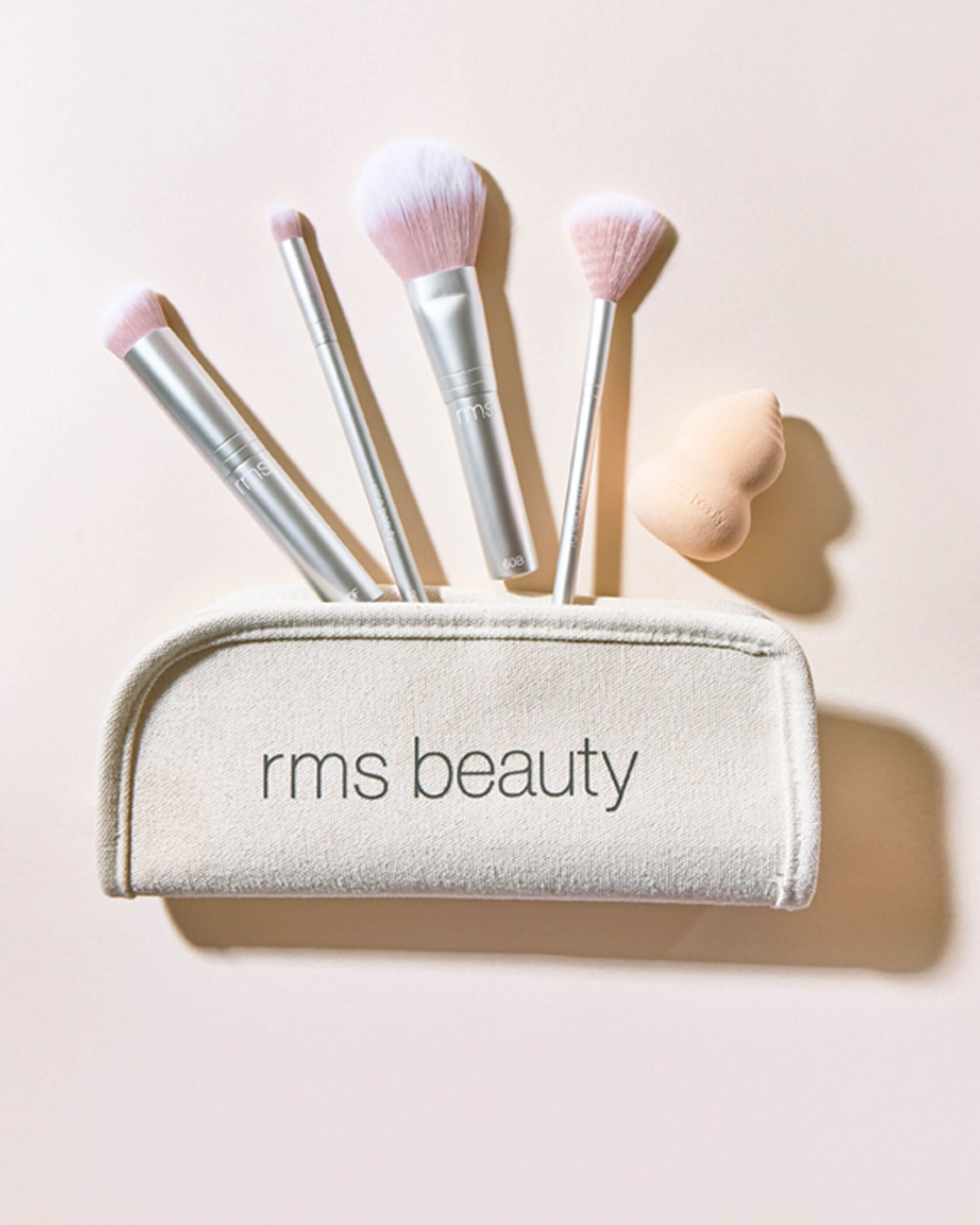 RMS Beauty Skin2Skin Classic Fan Brush