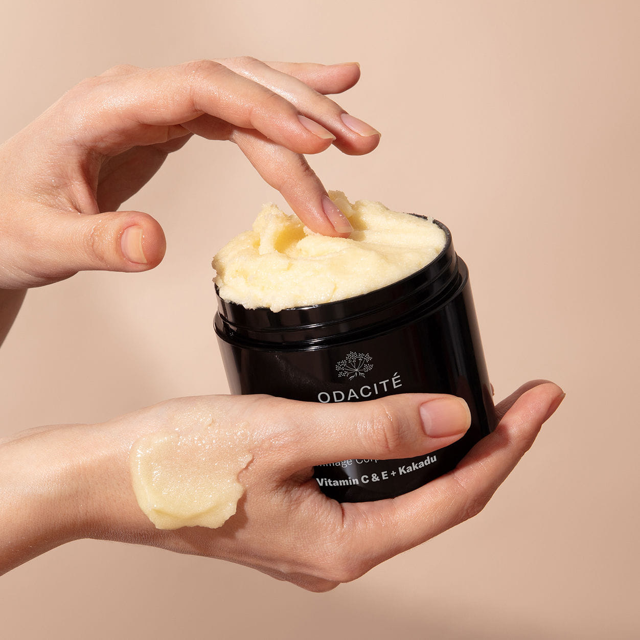 Odacité C - Smooth Hydra - Firm Body Polish