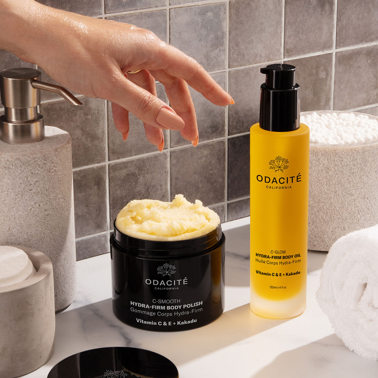 Odacité C - Smooth Hydra - Firm Body Polish