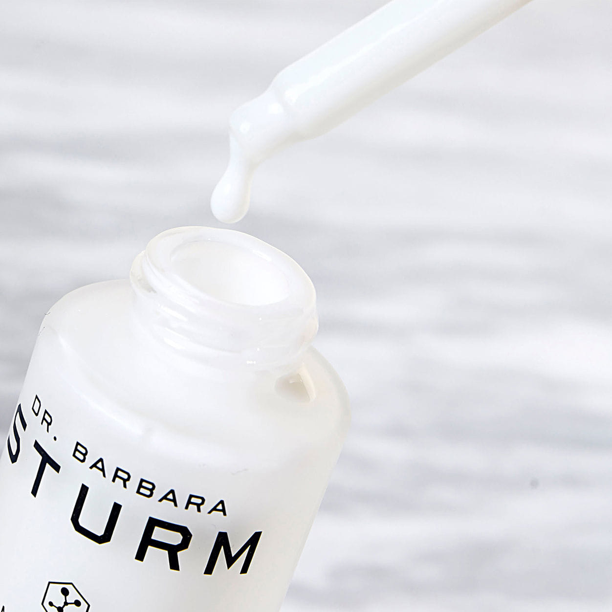 Dr. Barbara Sturm Calming Serum