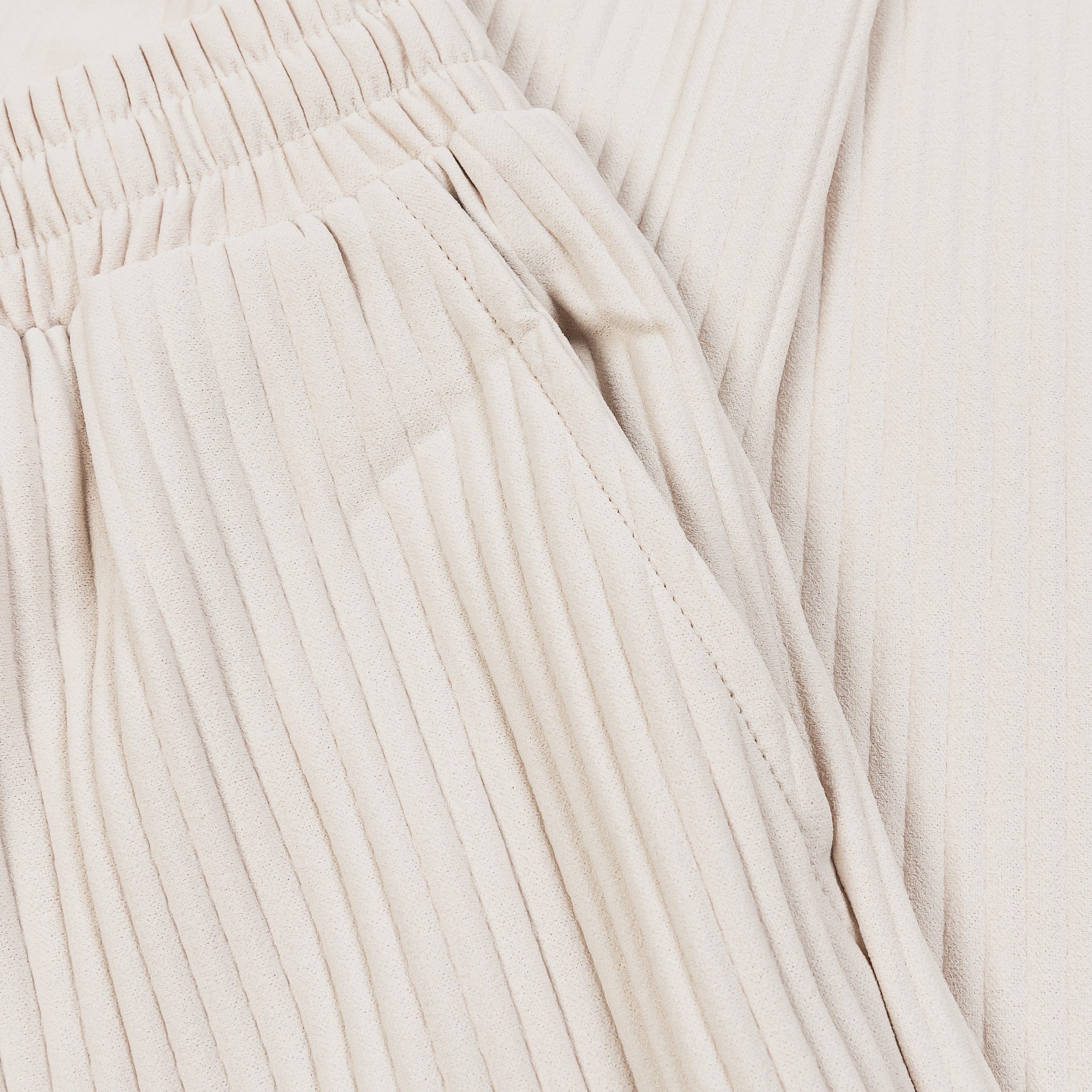 Maison Article Pleated Woven Mens Pants (Cream)