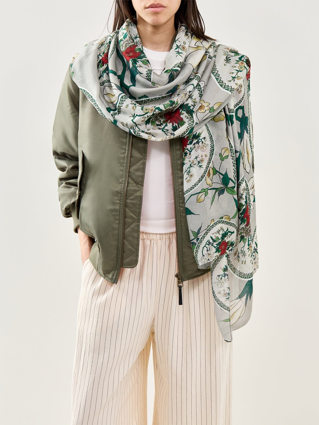 One Hundred Stars Magnolia Plates Print Scarf Beige