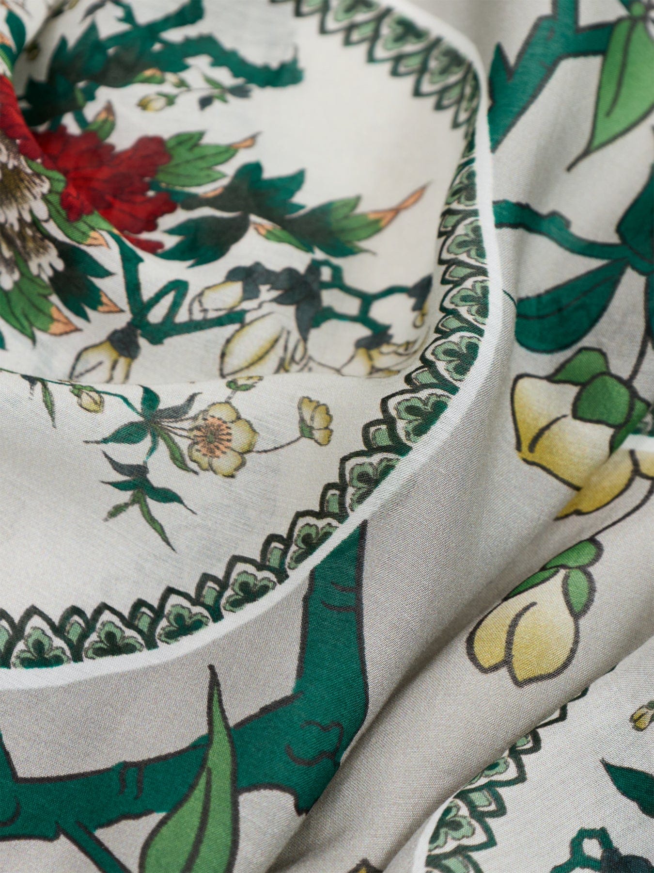 One Hundred Stars Magnolia Plates Print Scarf Beige