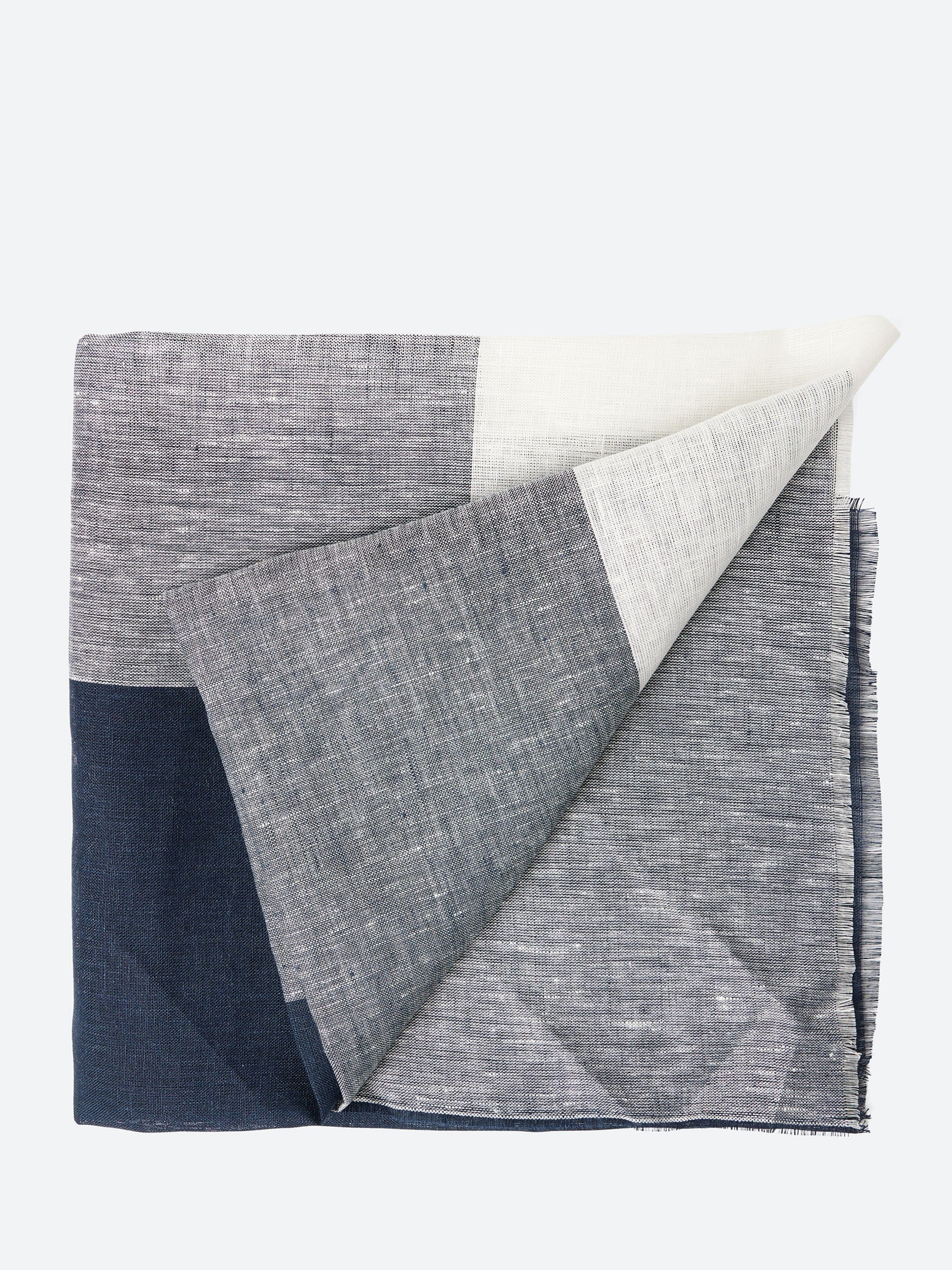 A Punto B P2073 Square Scarf