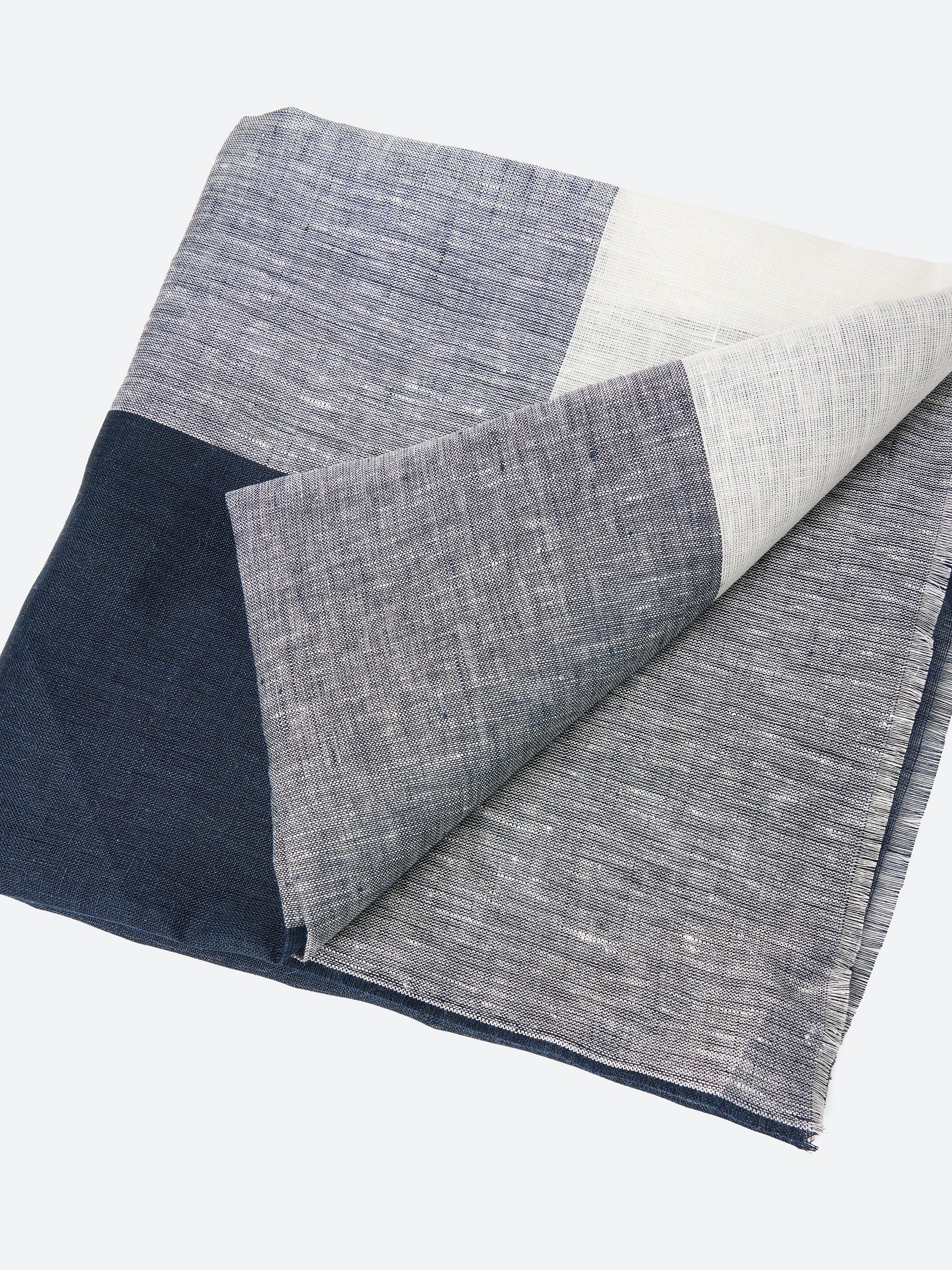 A Punto B P2073 Square Scarf