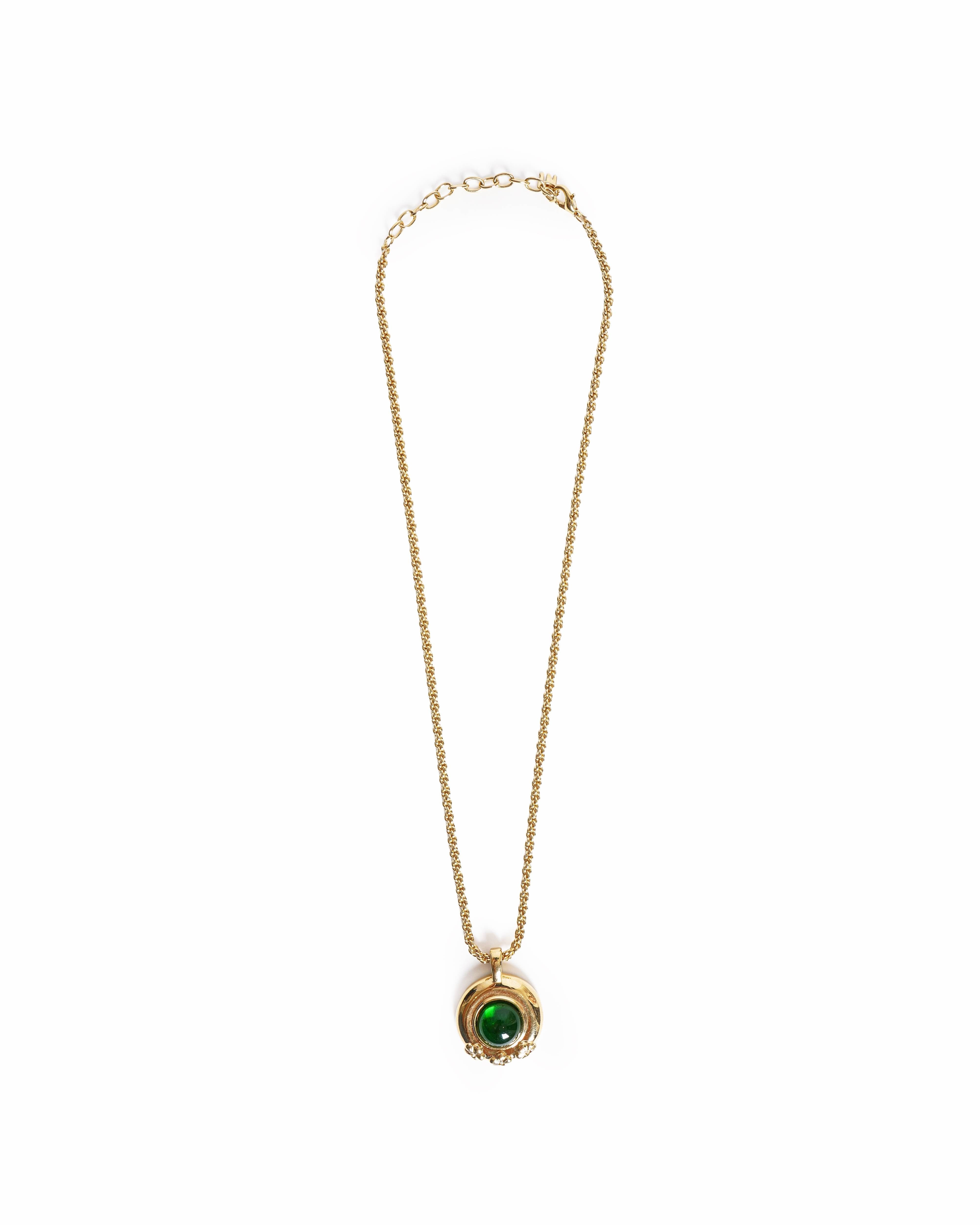 Nina Ricci Vintage Nina Ricci Gold - Plated Emerald Green Cabochon Floral Accent Pendant Necklace