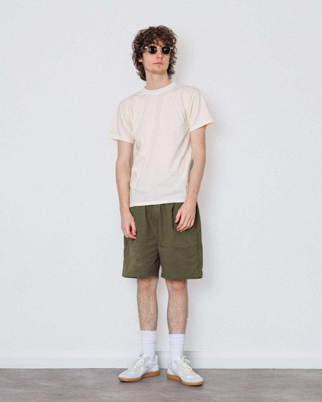 Folk Relaxed Assembly Short - Dark Olive Seersucker