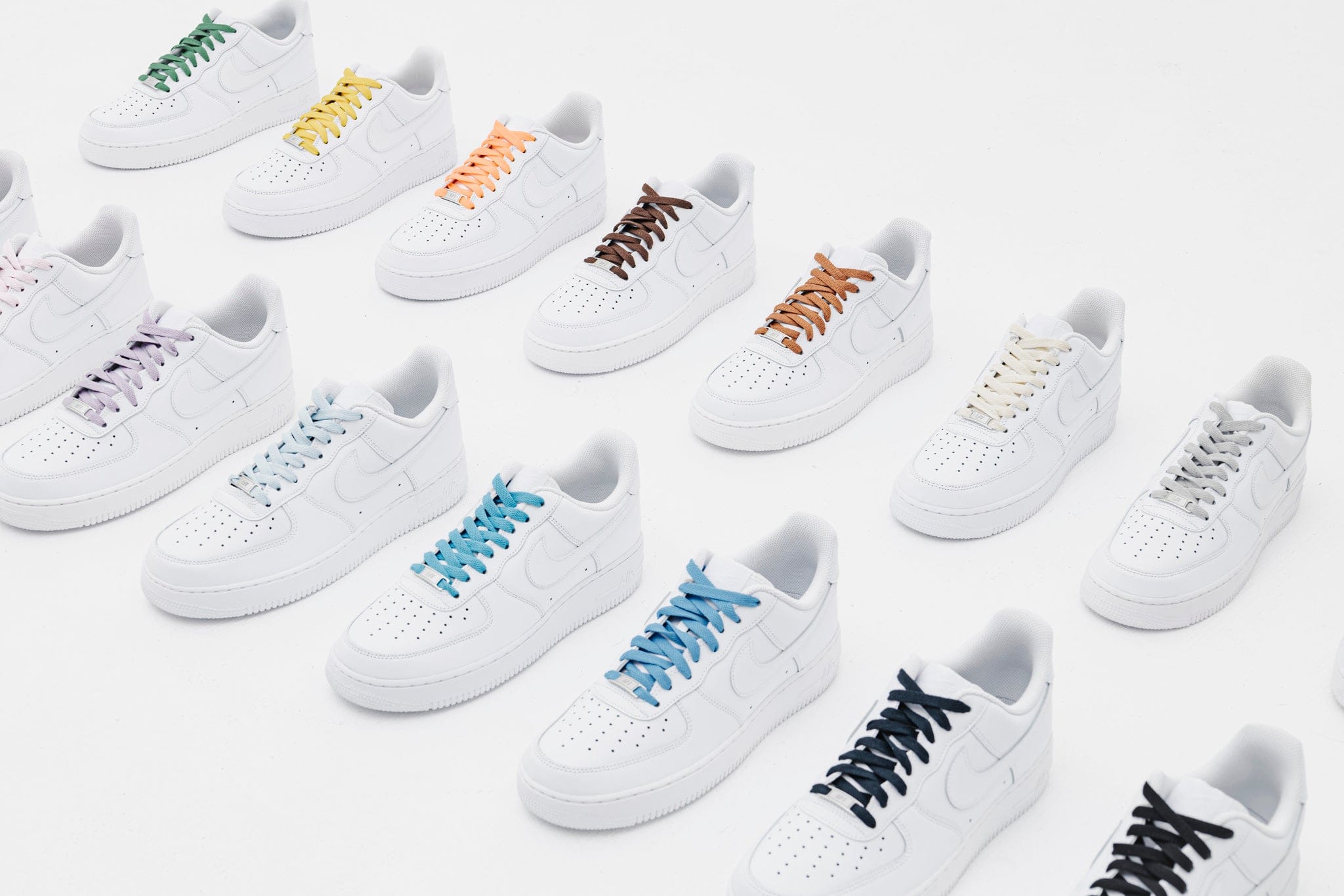 ONE of A KIND FLAT LACES CREAM