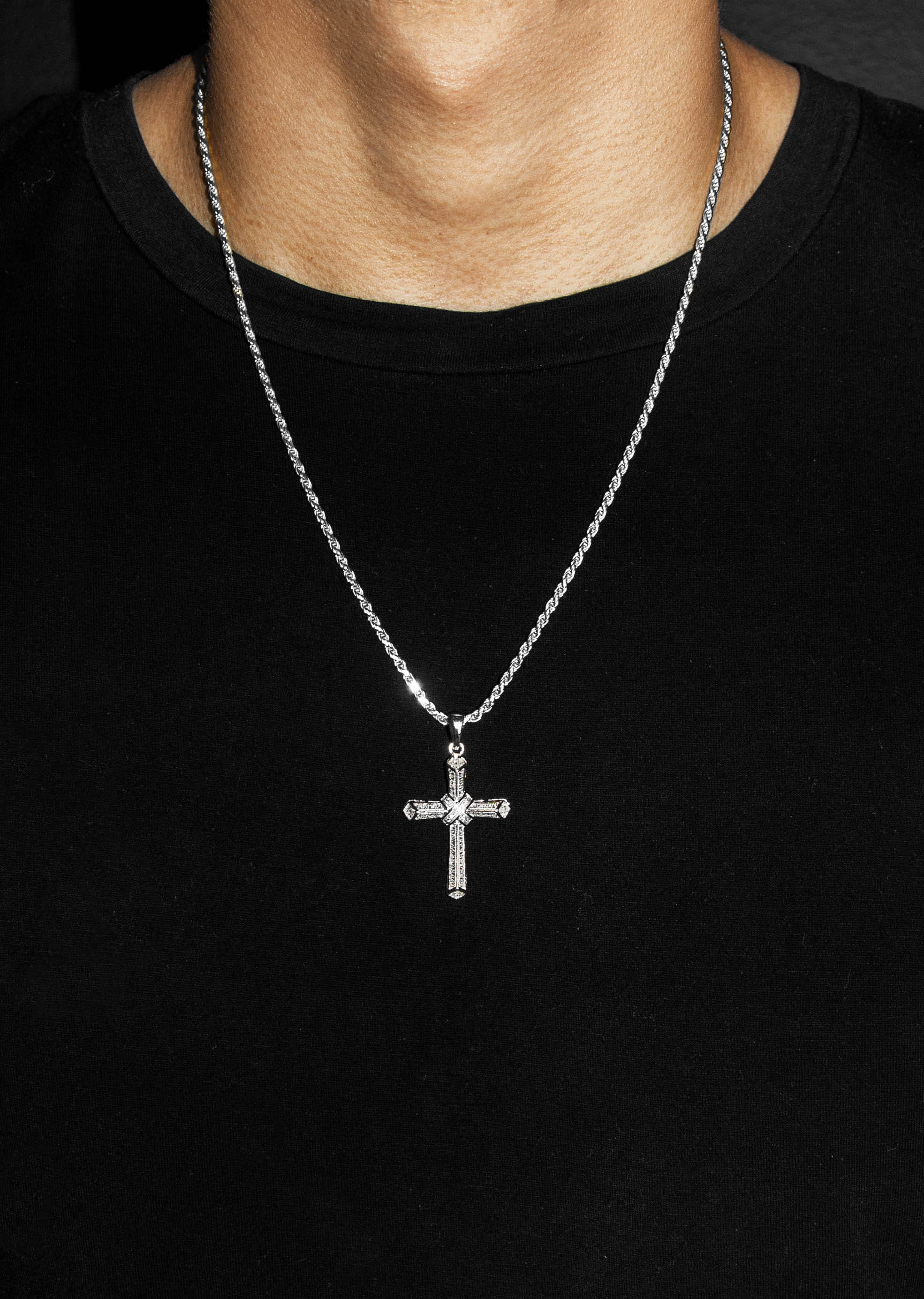 Manufacturer 43 Silver Cross Necklace | 17 Grams