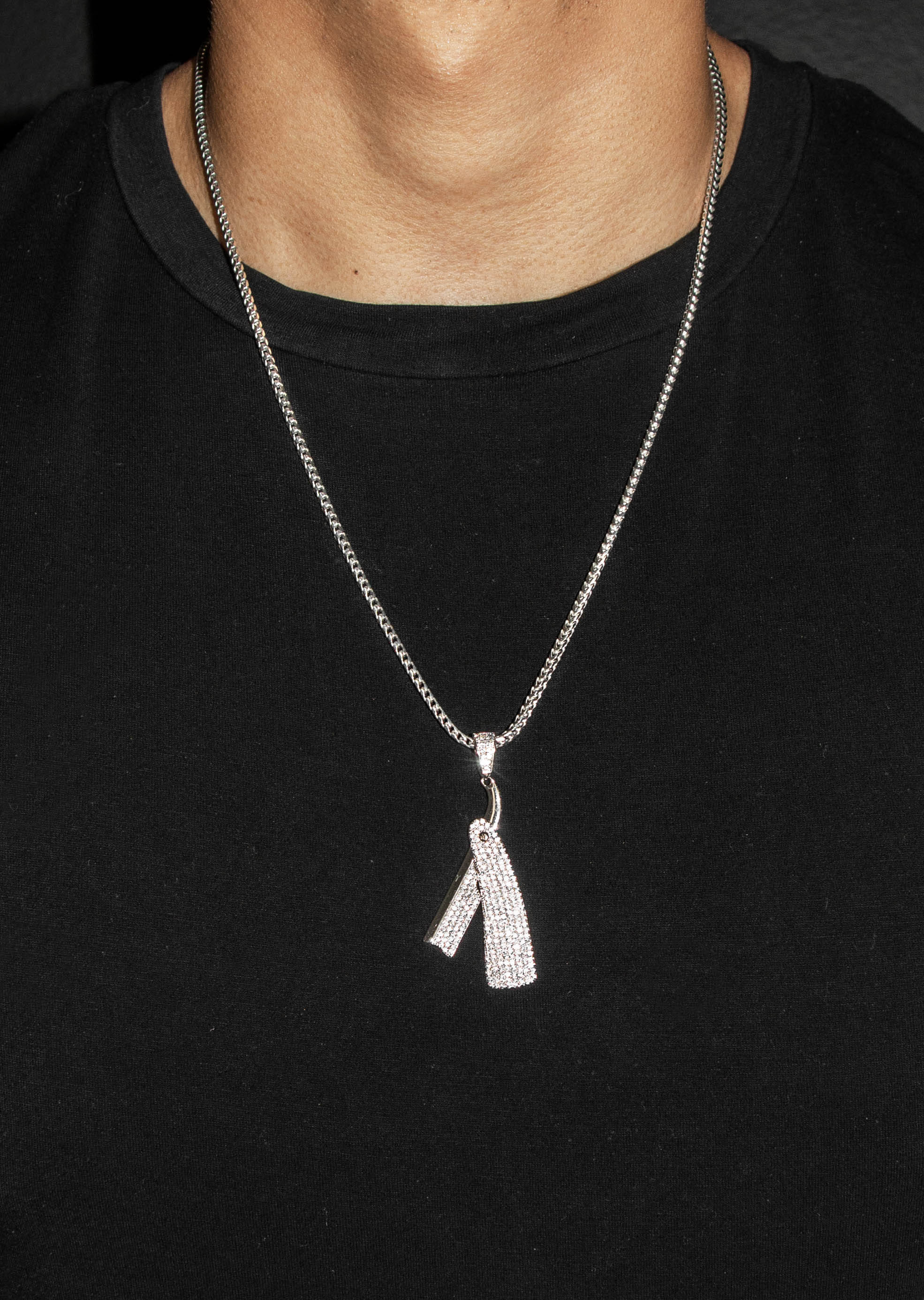Manufacturer 43 Silver Barber Razor Necklace | 21 Grams
