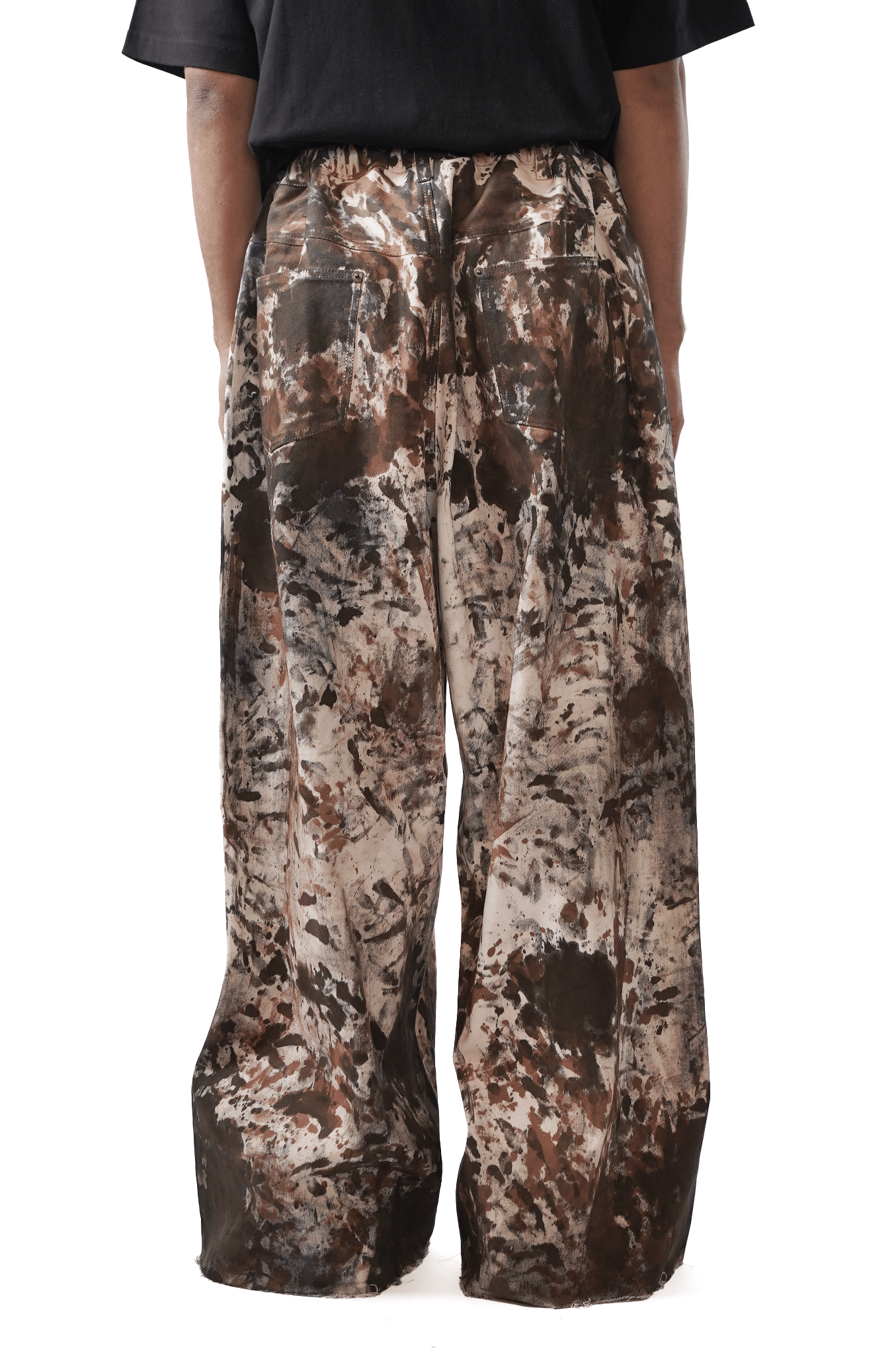 WHITE* Oversized unisex denim with all - over hand - painted mud - washed surface (White)
