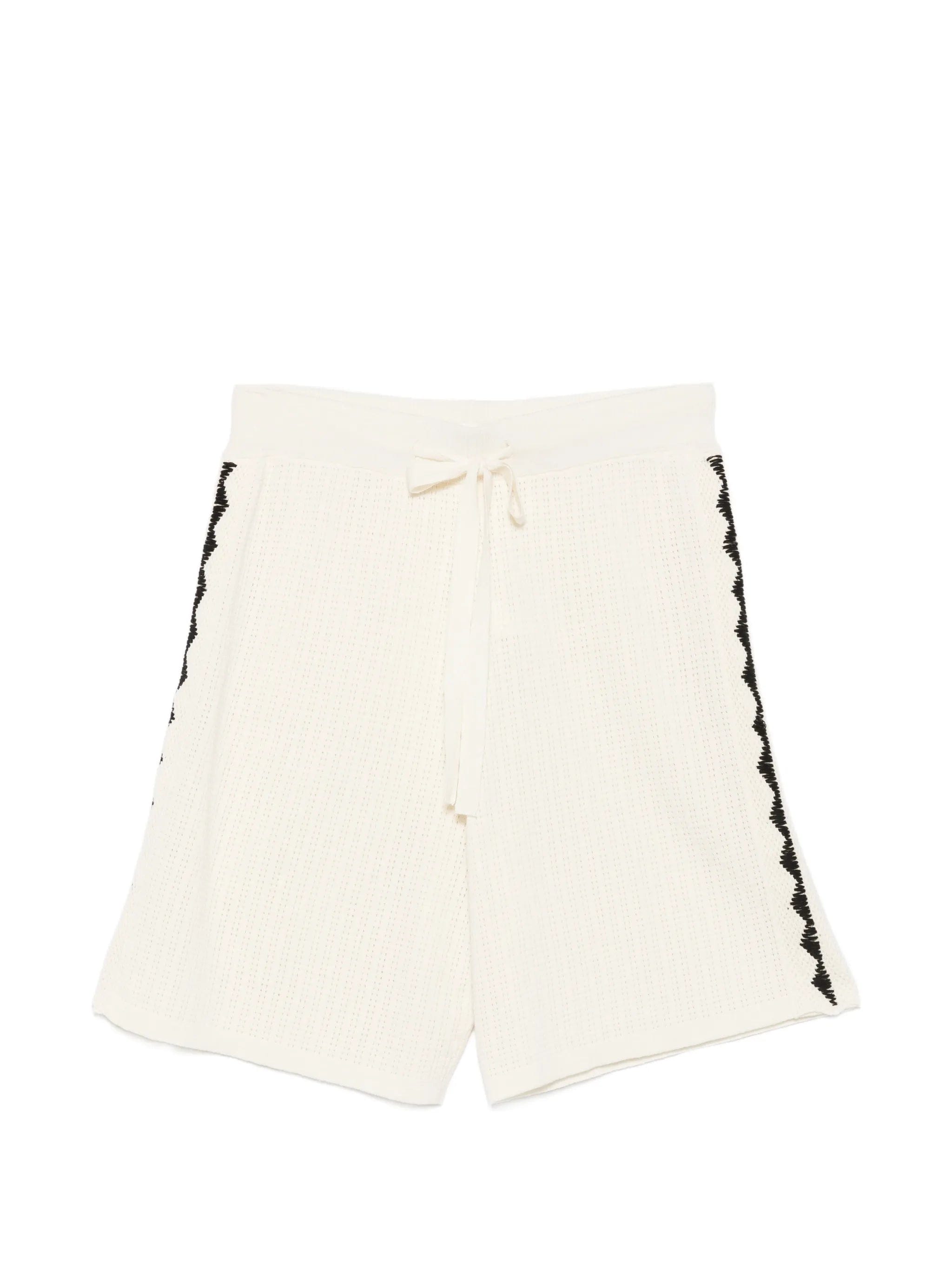 Commas triangle - embroidered shorts