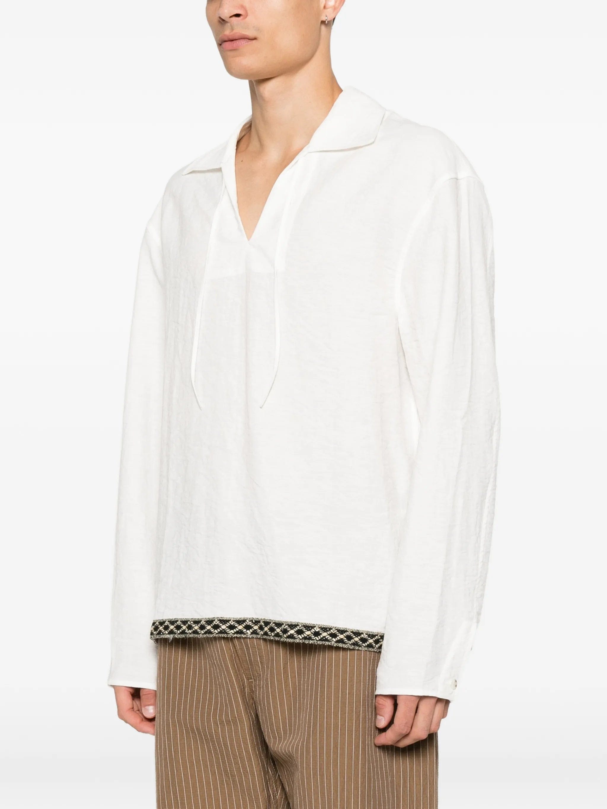 Commas embroidered - trim front - tie shirt