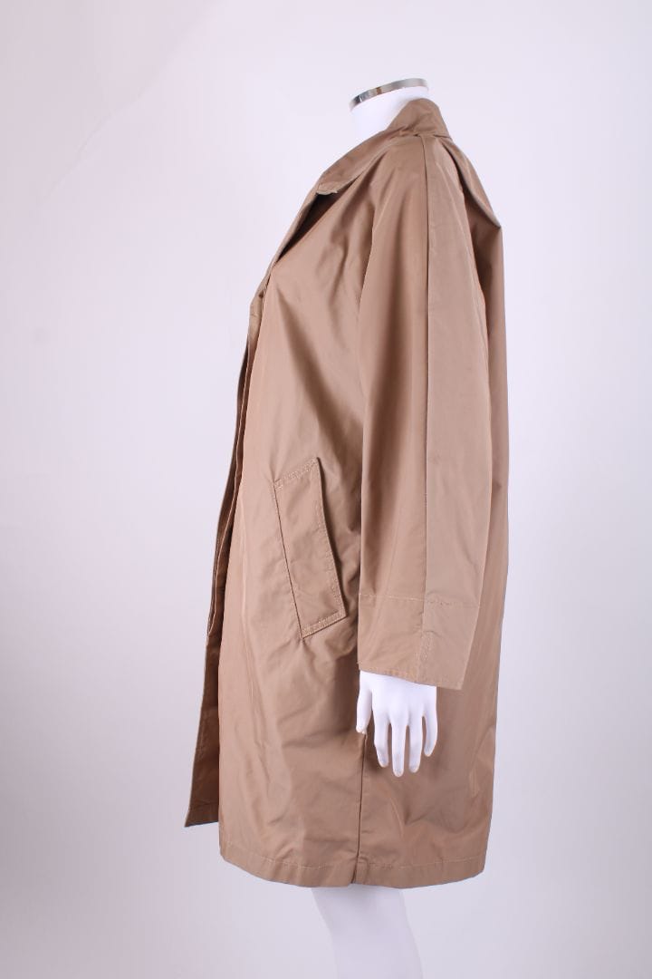 Oofwear THE Shapes LAB Rain Mac Coat Beige M