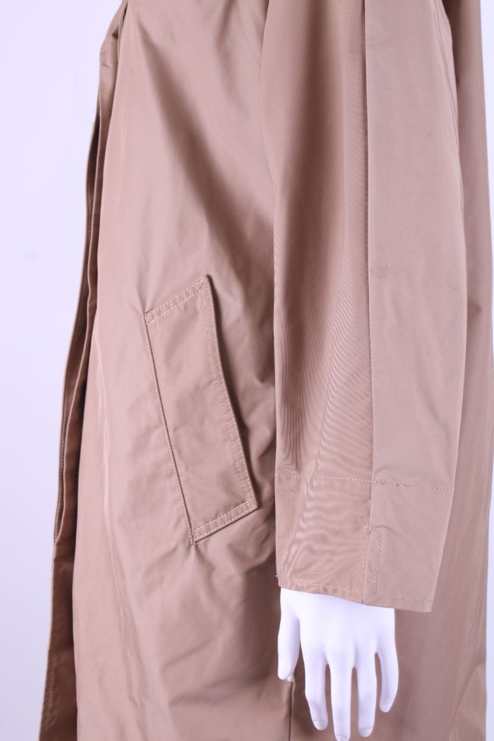 Oofwear THE Shapes LAB Rain Mac Coat Beige M
