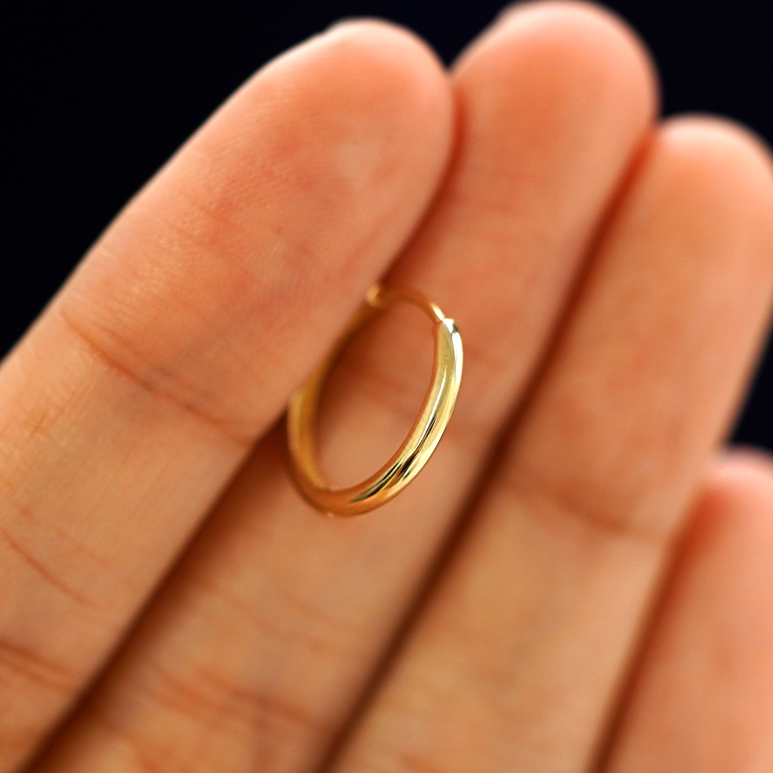 Automic Gold Studio Medium Curvy Huggie Hoops