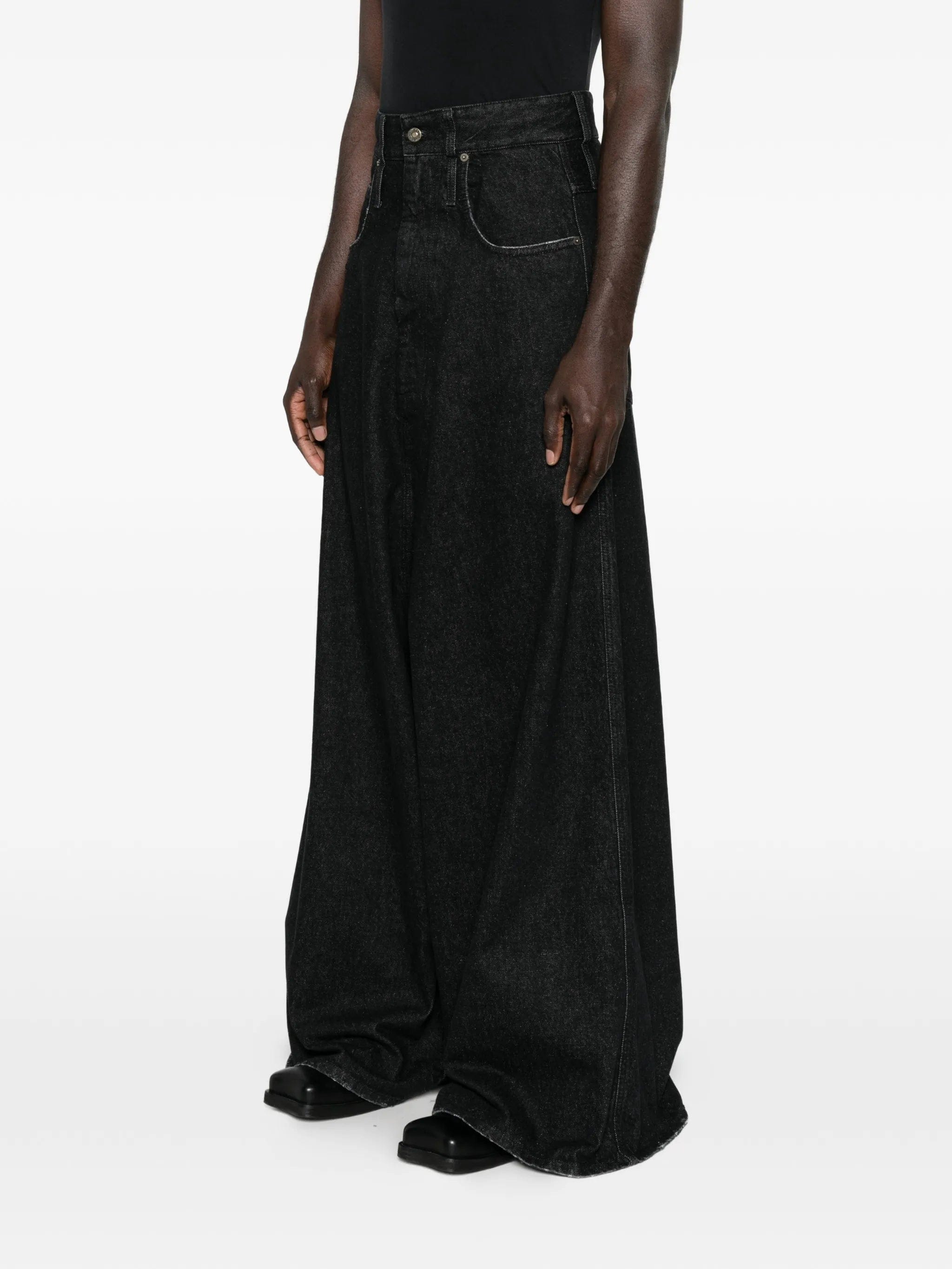 LỰU ĐẠN drop crotch wide leg jeans
