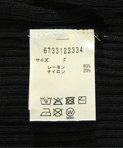 LB.04 Sweaters