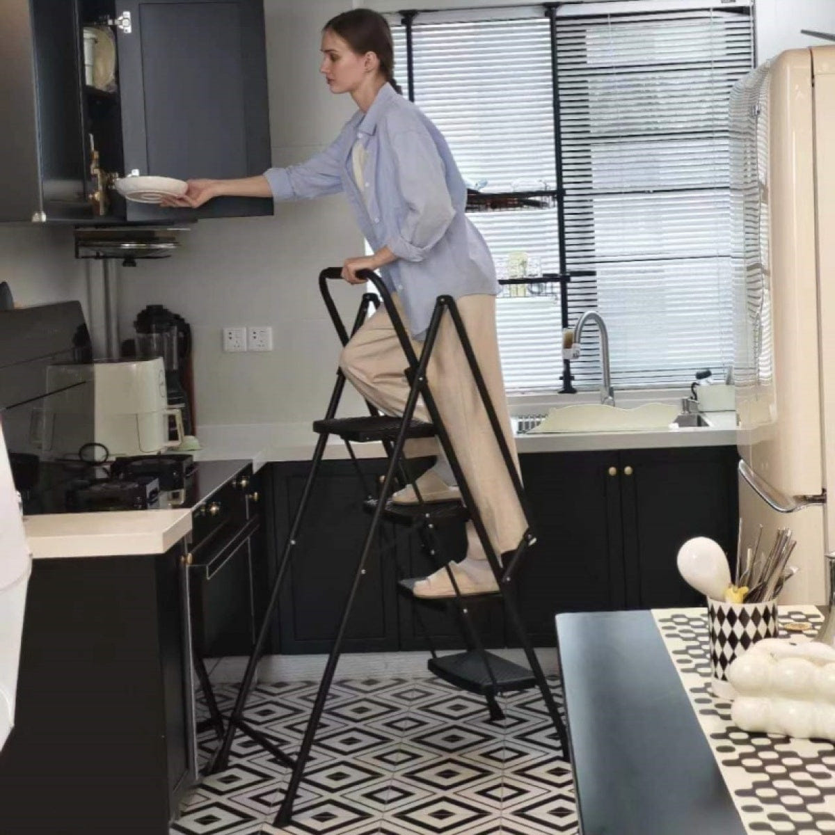 Anti Streamdale Lightweight Folding 4 - Step Ladder with Anti - Slip Pedals & Safety Handle