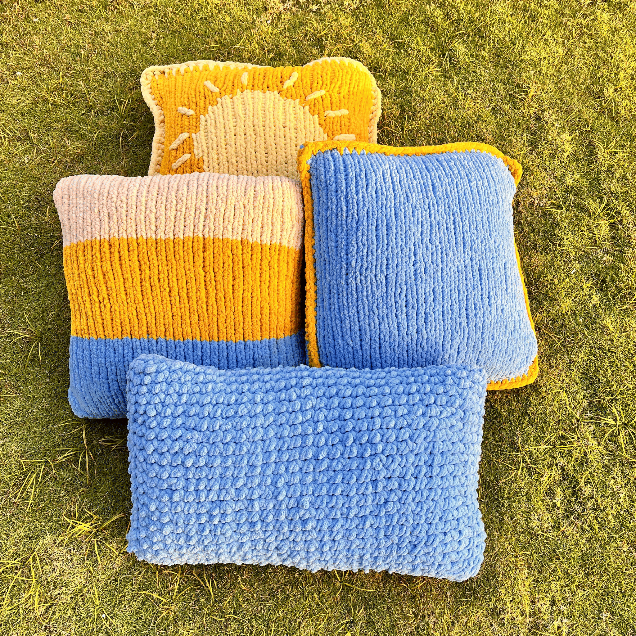 Loving Slowly SKY CLOUD KNIT RECTANGULAR CUSHION COVER