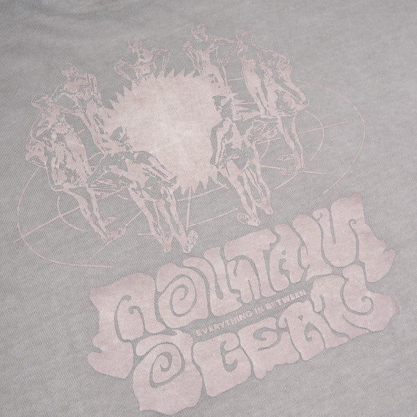 Arthefact Raung Graphique Deepa T - Shirt - Light Grey Pigment Dyed