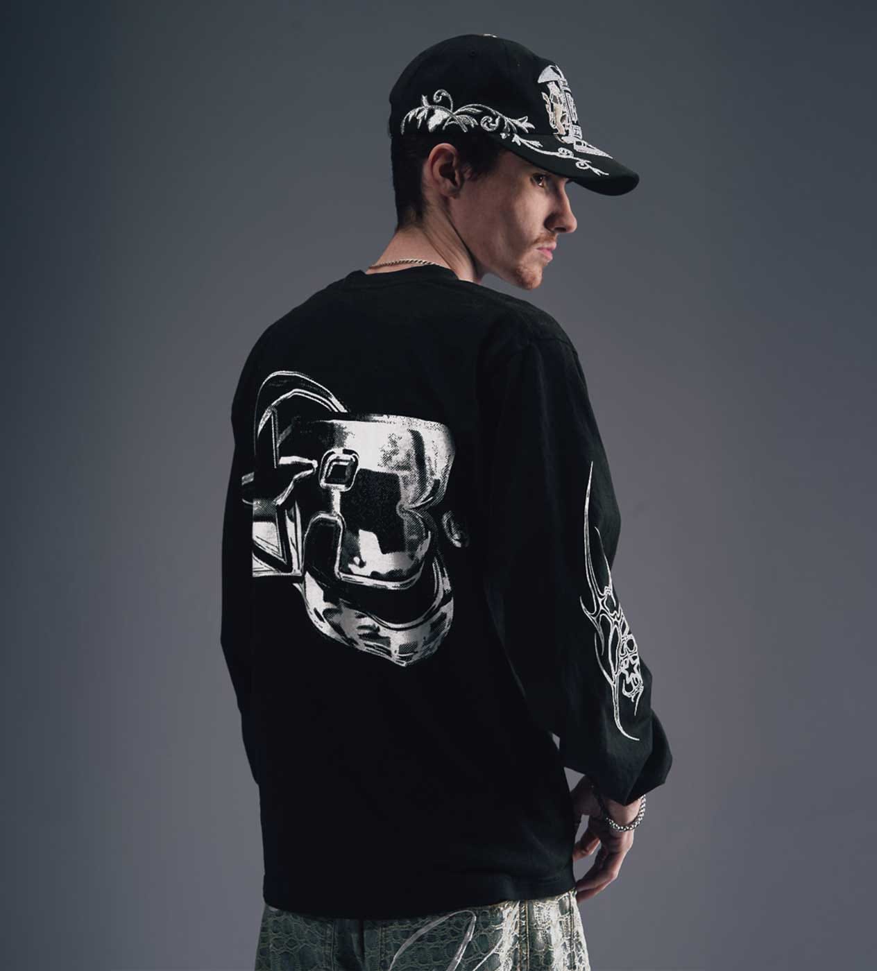 Logo Restock AR Chrome Logo L/S T-Shirt Black