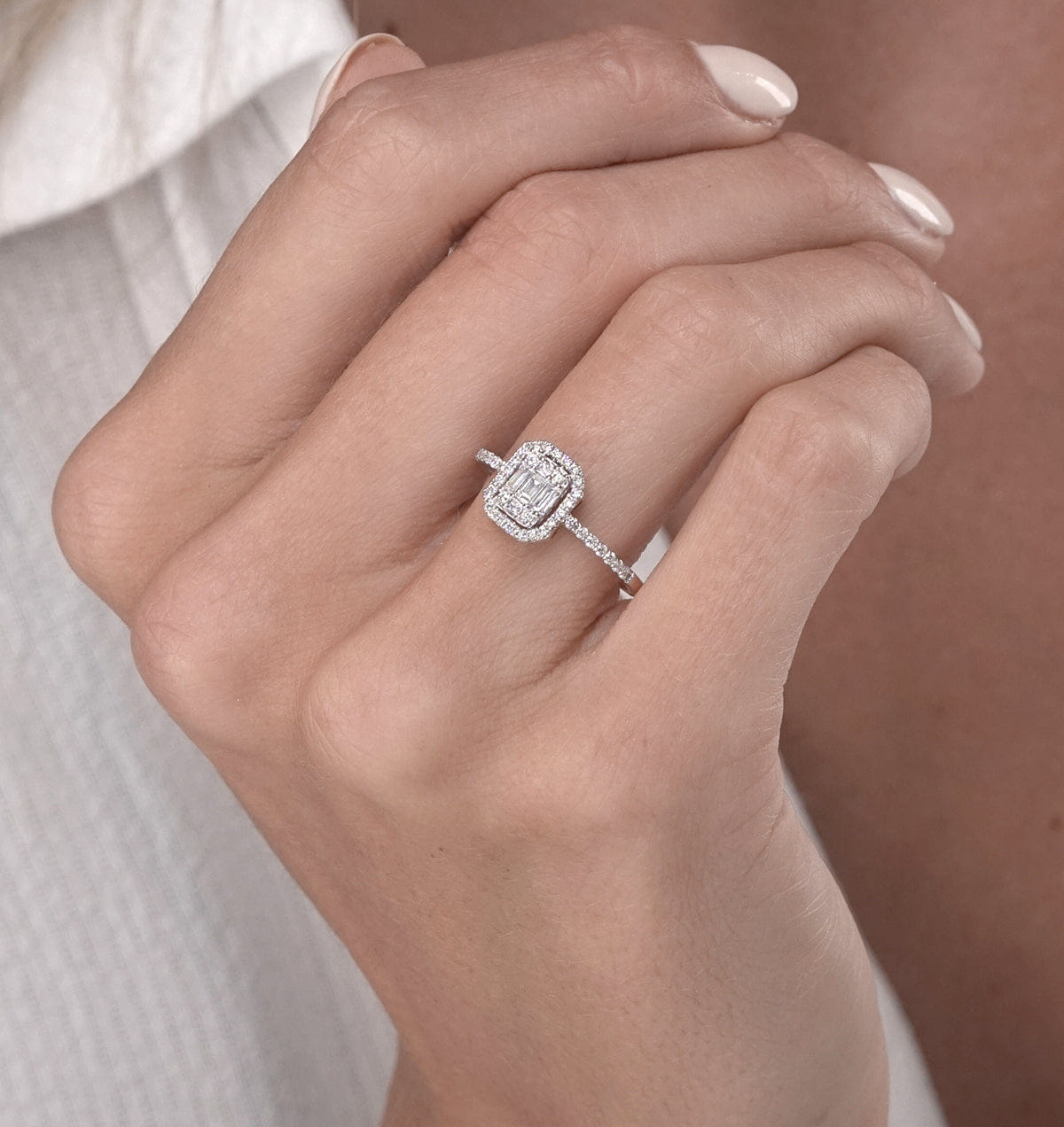 Diamond 0.40ct Halo Baguette Diamond Asteria Ring in 18K White Gold