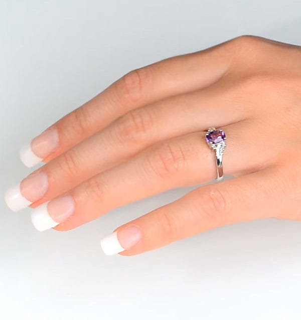 Diamond Amethyst 0.68ct And Diamond 18K White Gold Ring