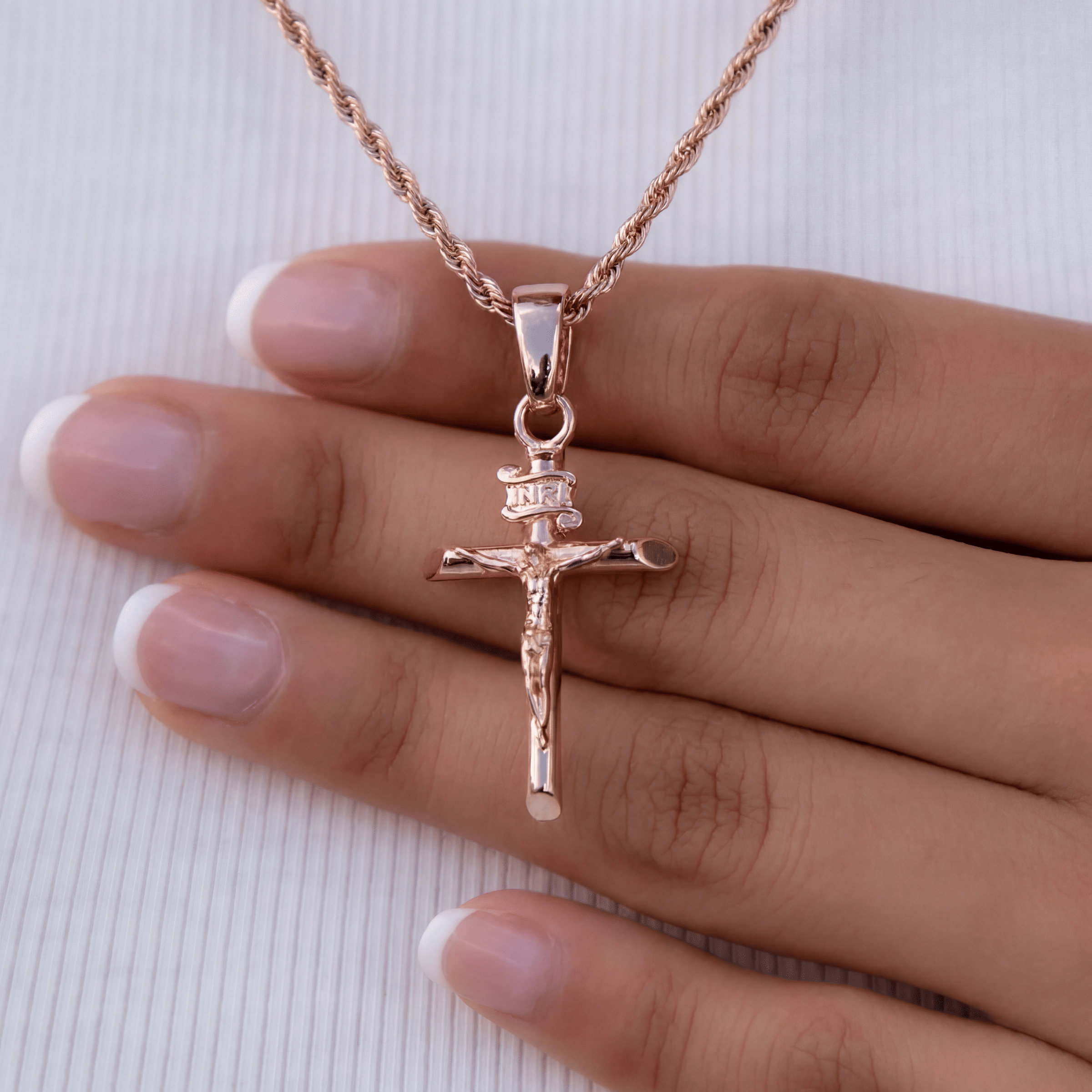 GLD Women Crucifix Pendant + 2 mm Rope Necklace Bundle in Rose Gold