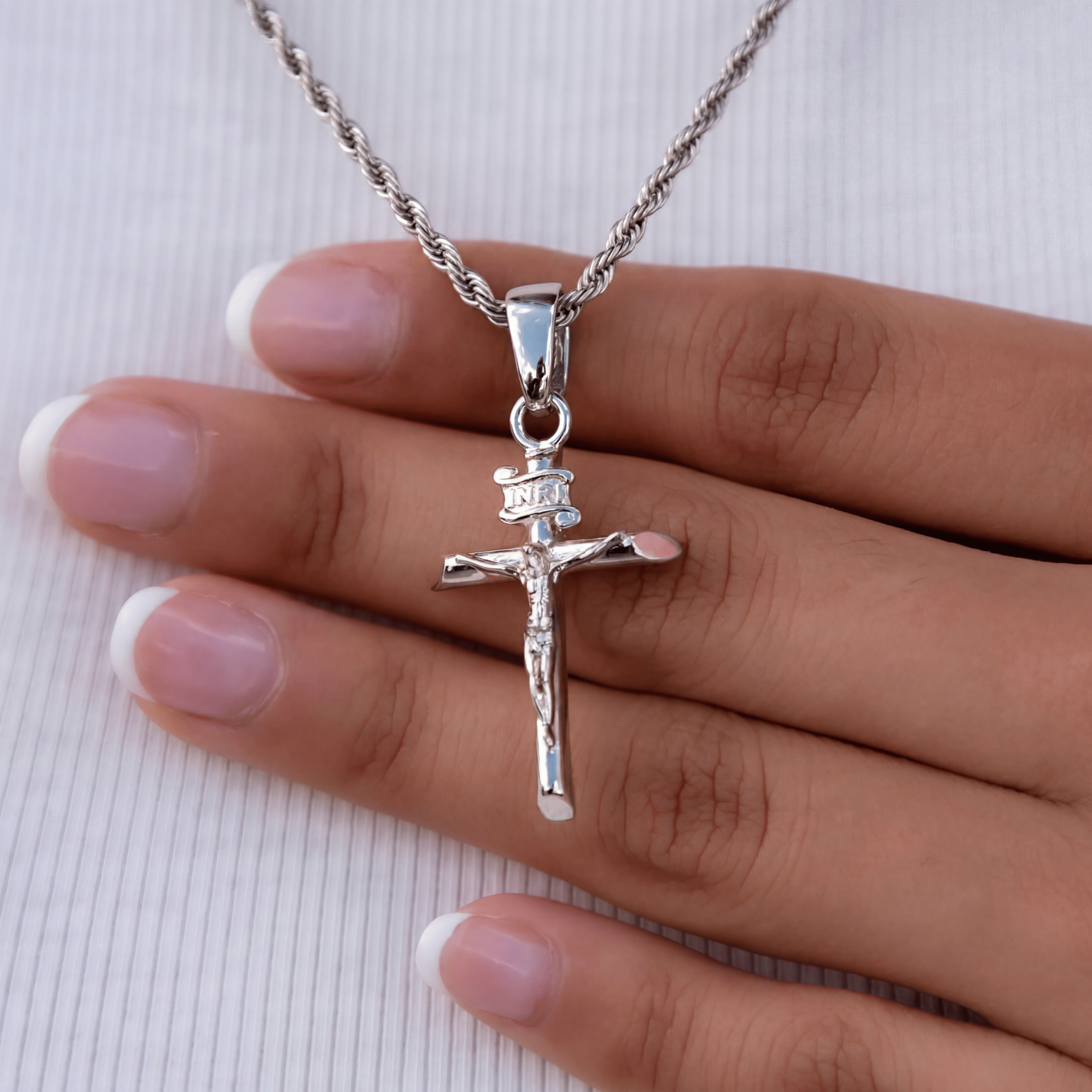 GLD Women Crucifix Pendant + 2 mm Rope Necklace Bundle in White Gold
