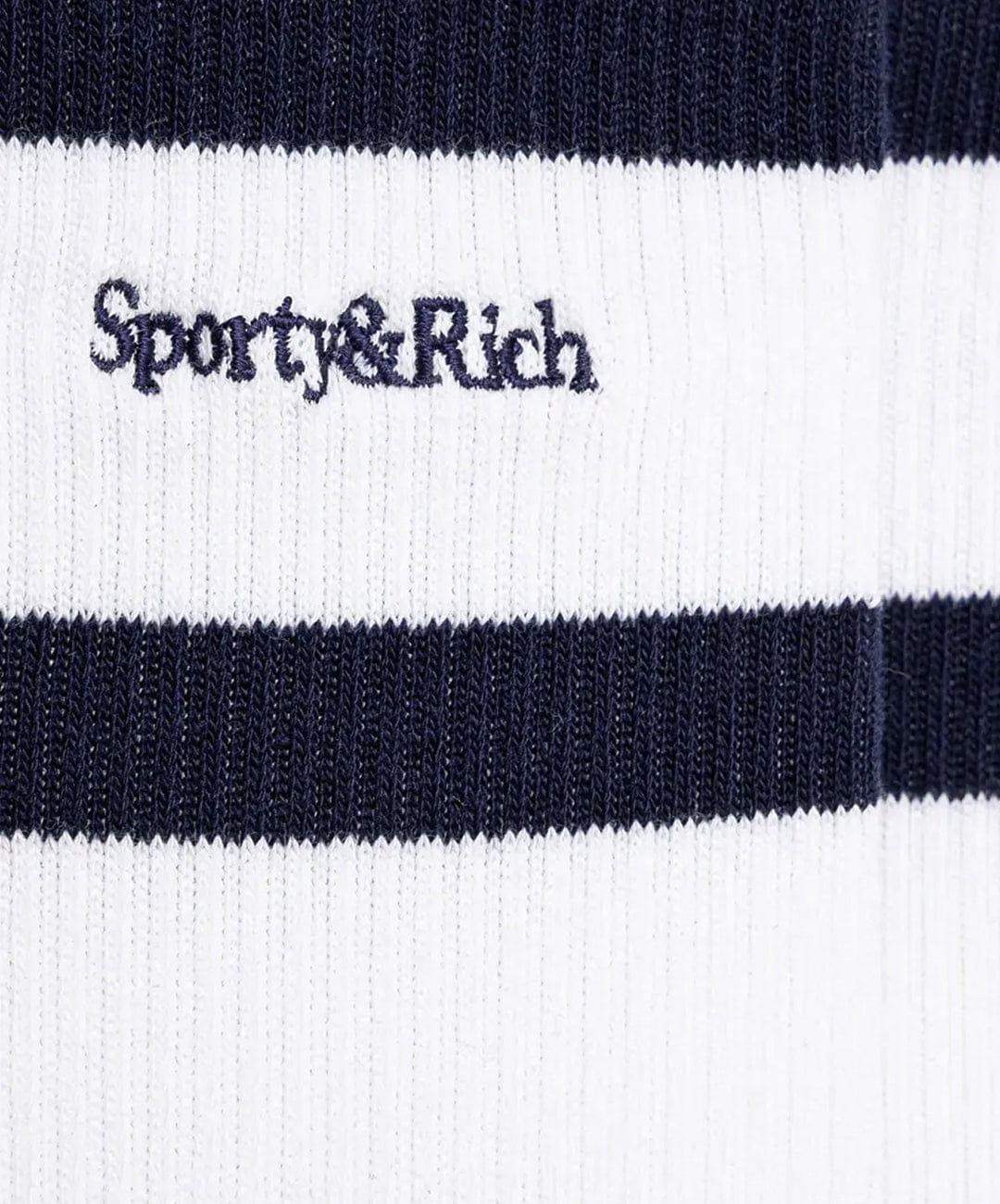 SPORTY & RICH | SERIF LOGO SOCKS { WHITE/NAVY