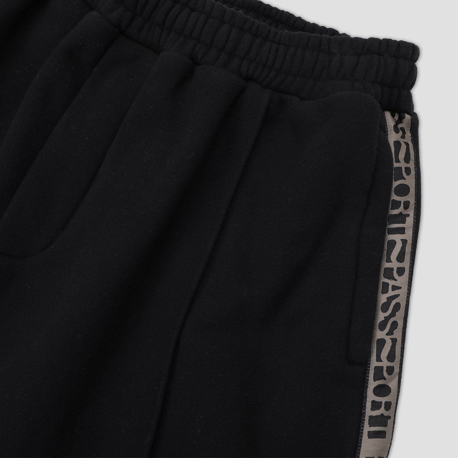 Passport Rough Neg Organic Fleece Short Black