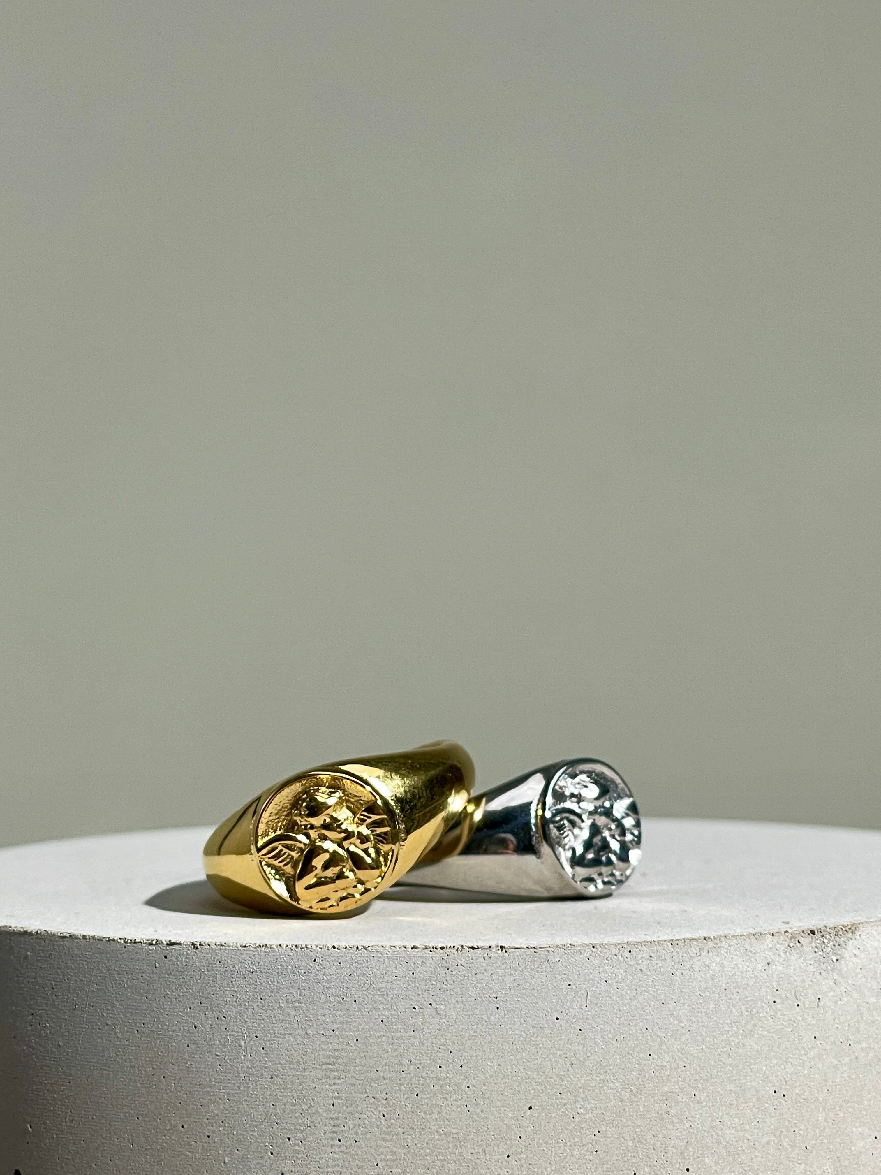 UN:IK Jewellery Angel Signet Ring - Gold