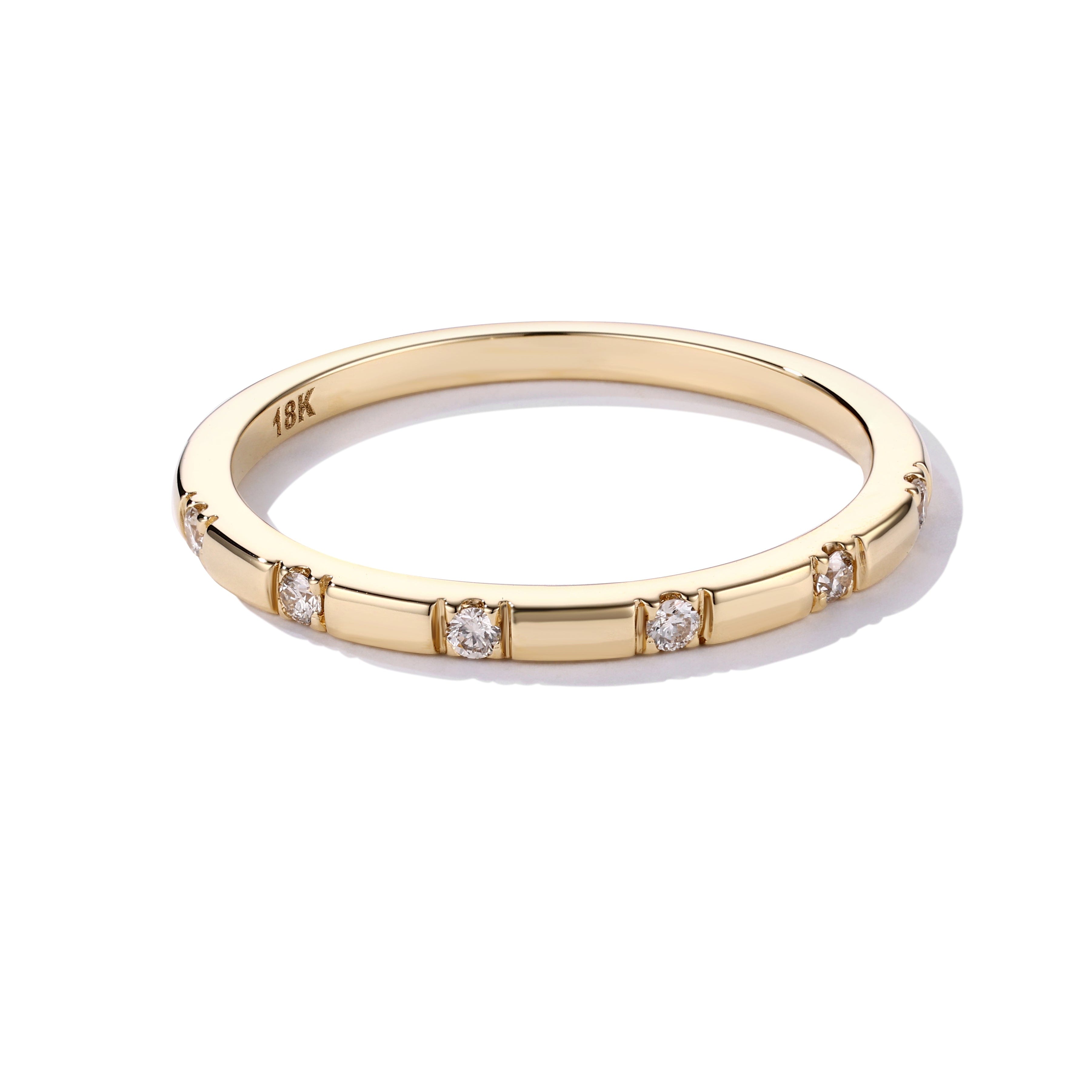 Dialust Subtle Sparkle Diamond Ring