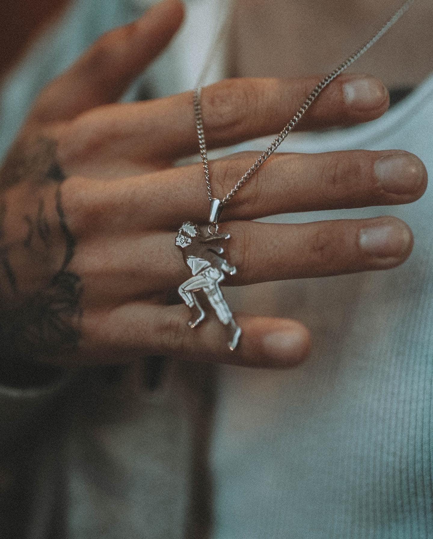 Misterverse Naruto™ Run Pendant