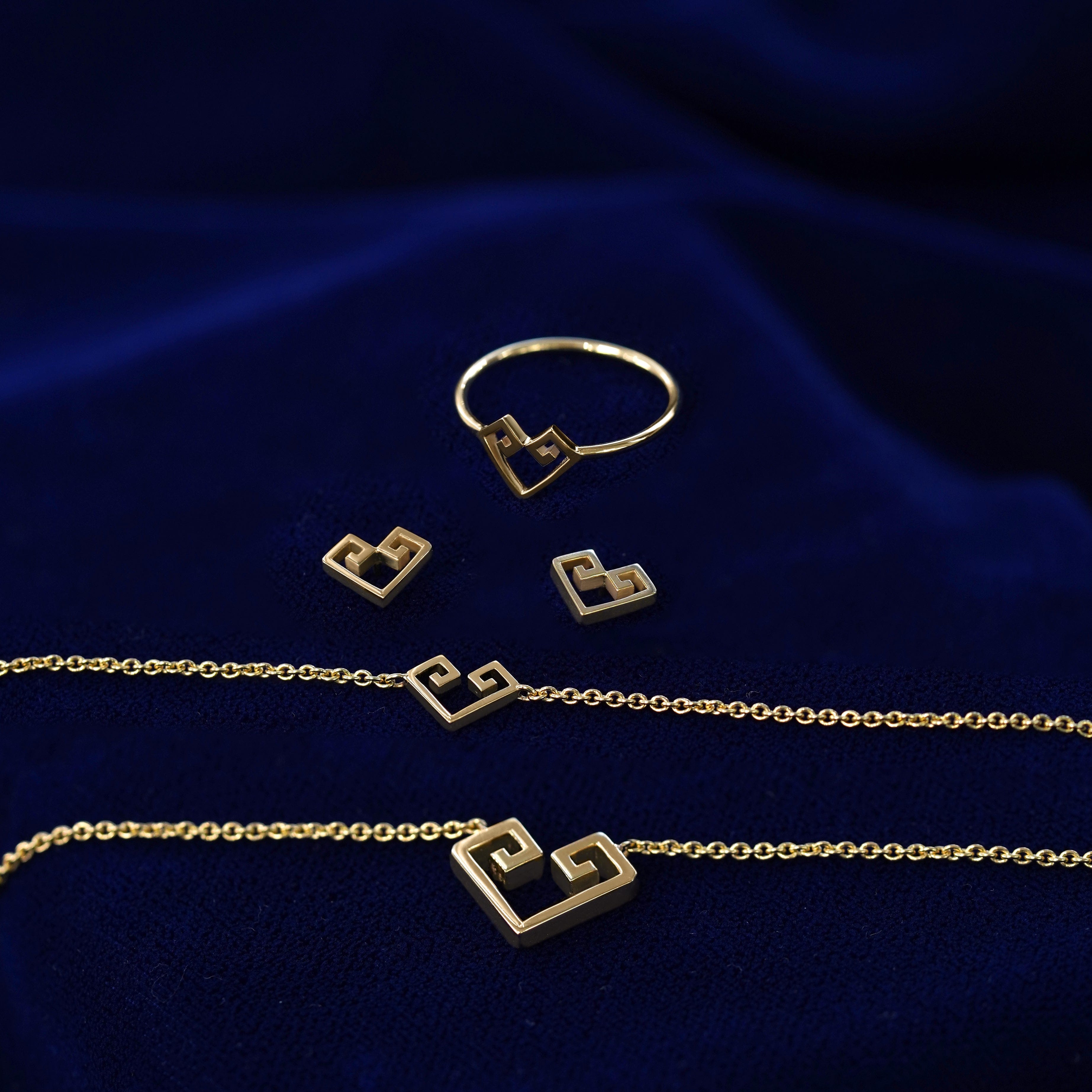 Automic Gold Studio Chere Heart Ring