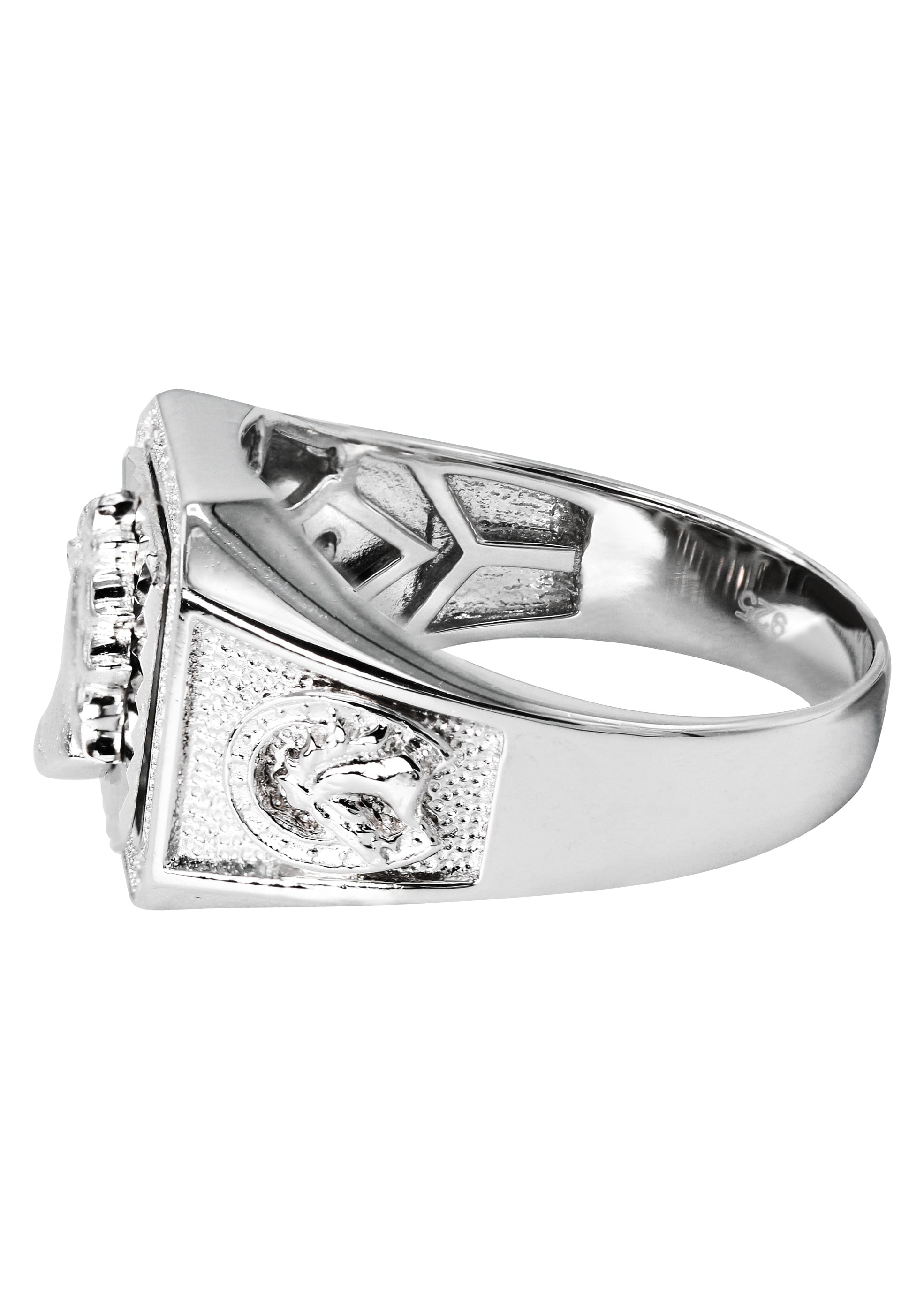 Manufacturer 43 Mens Silver Horse Emblem Ring | Appx 8.3 Grams