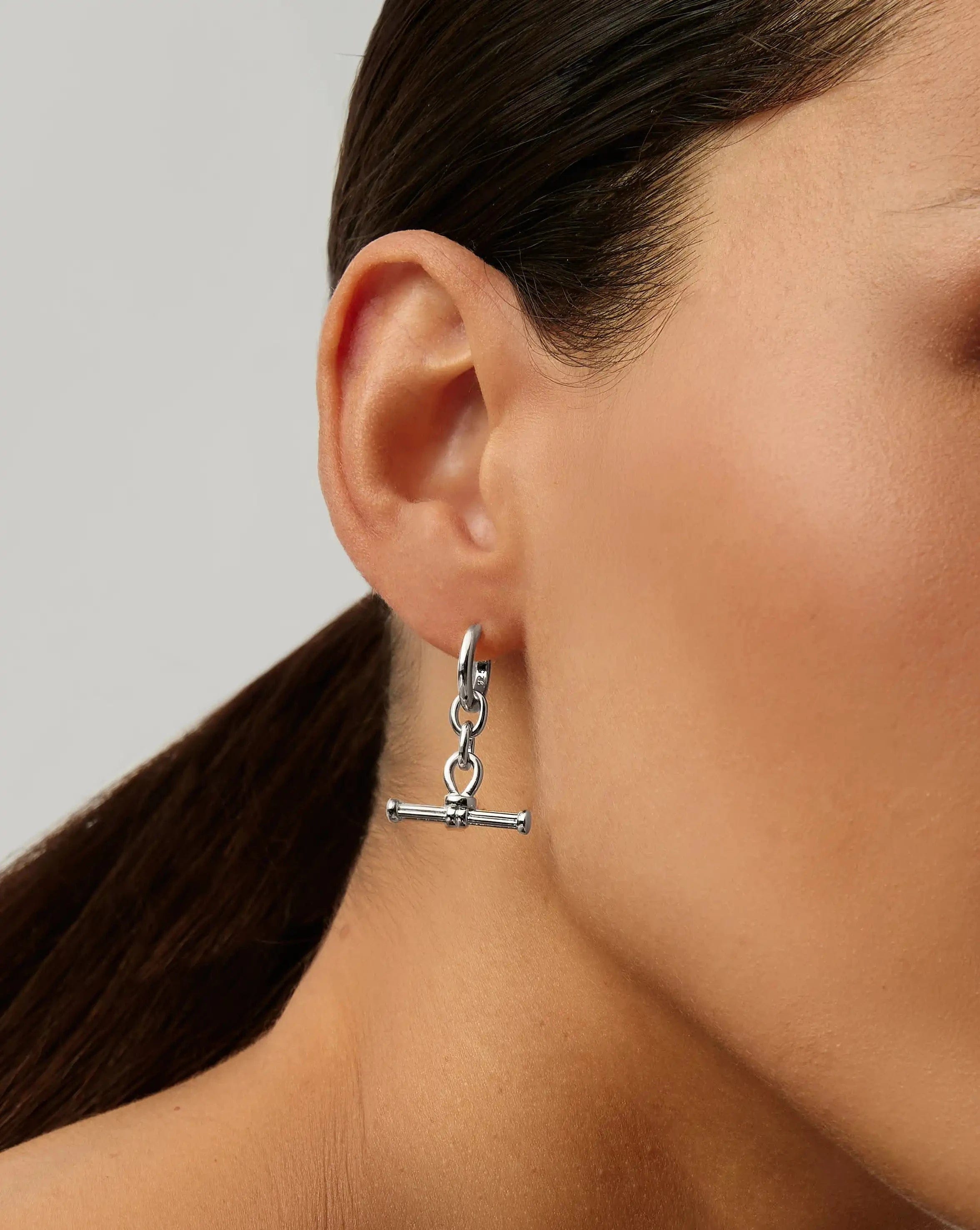 HUGGIES Ridge T - Bar Drop Huggies | Silver Plated