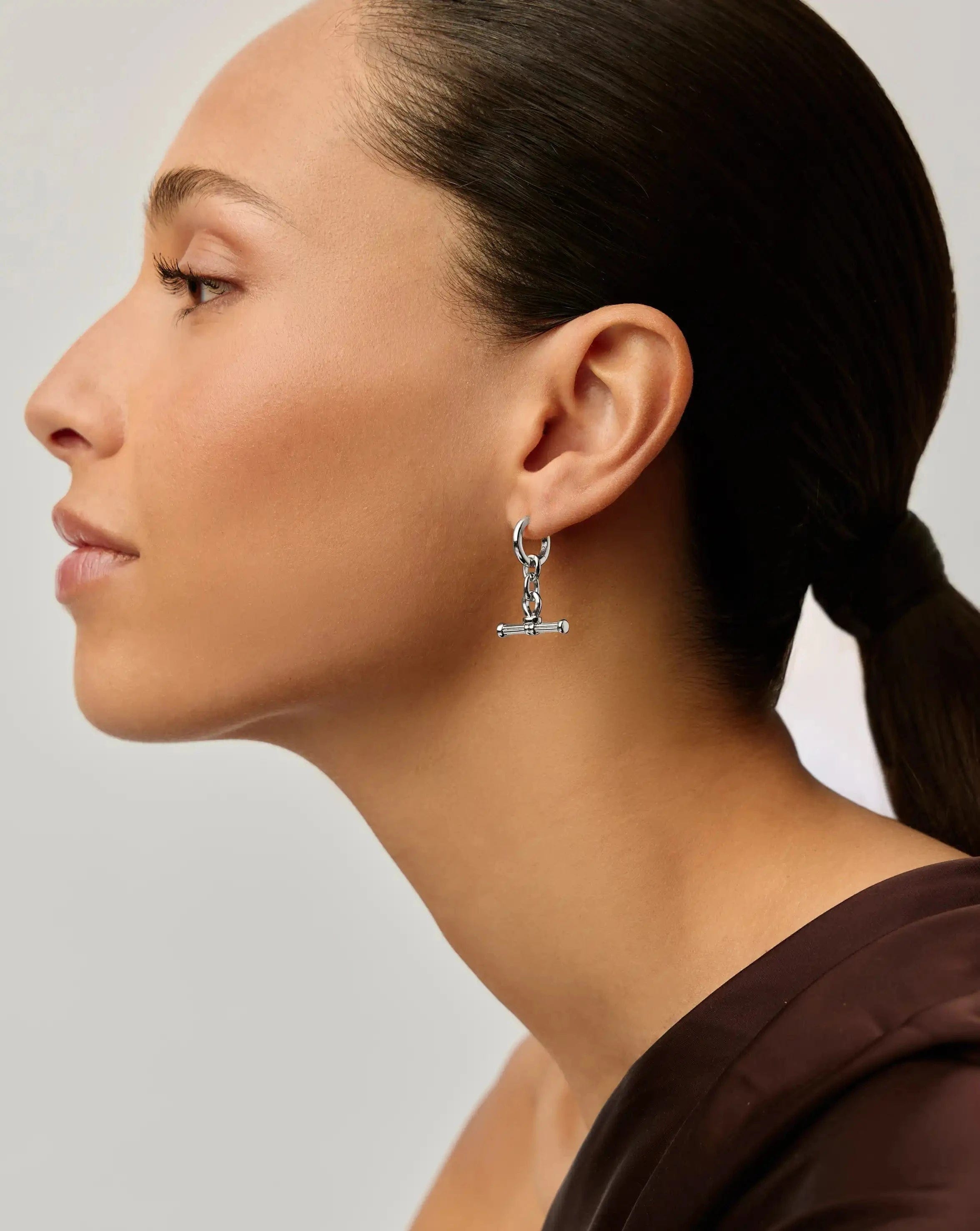 HUGGIES Ridge T - Bar Drop Huggies | Silver Plated