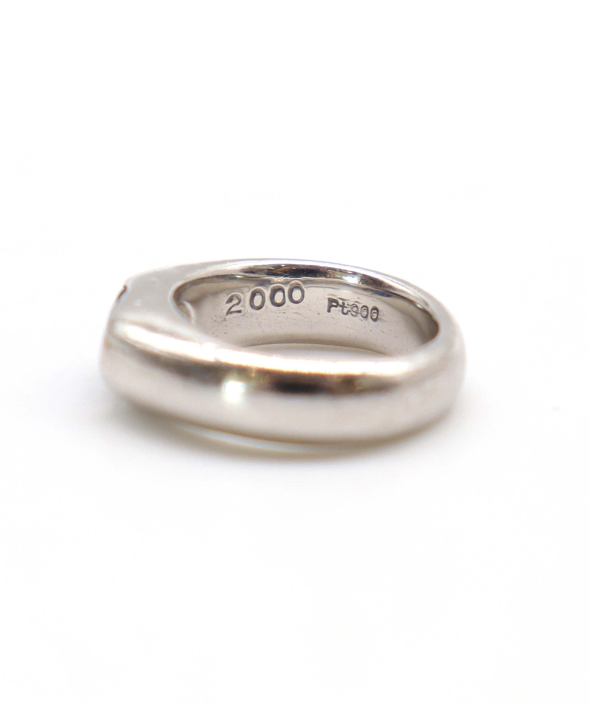 RING 0.5ct oval sapphire platinum ring size 40 DXBS4402