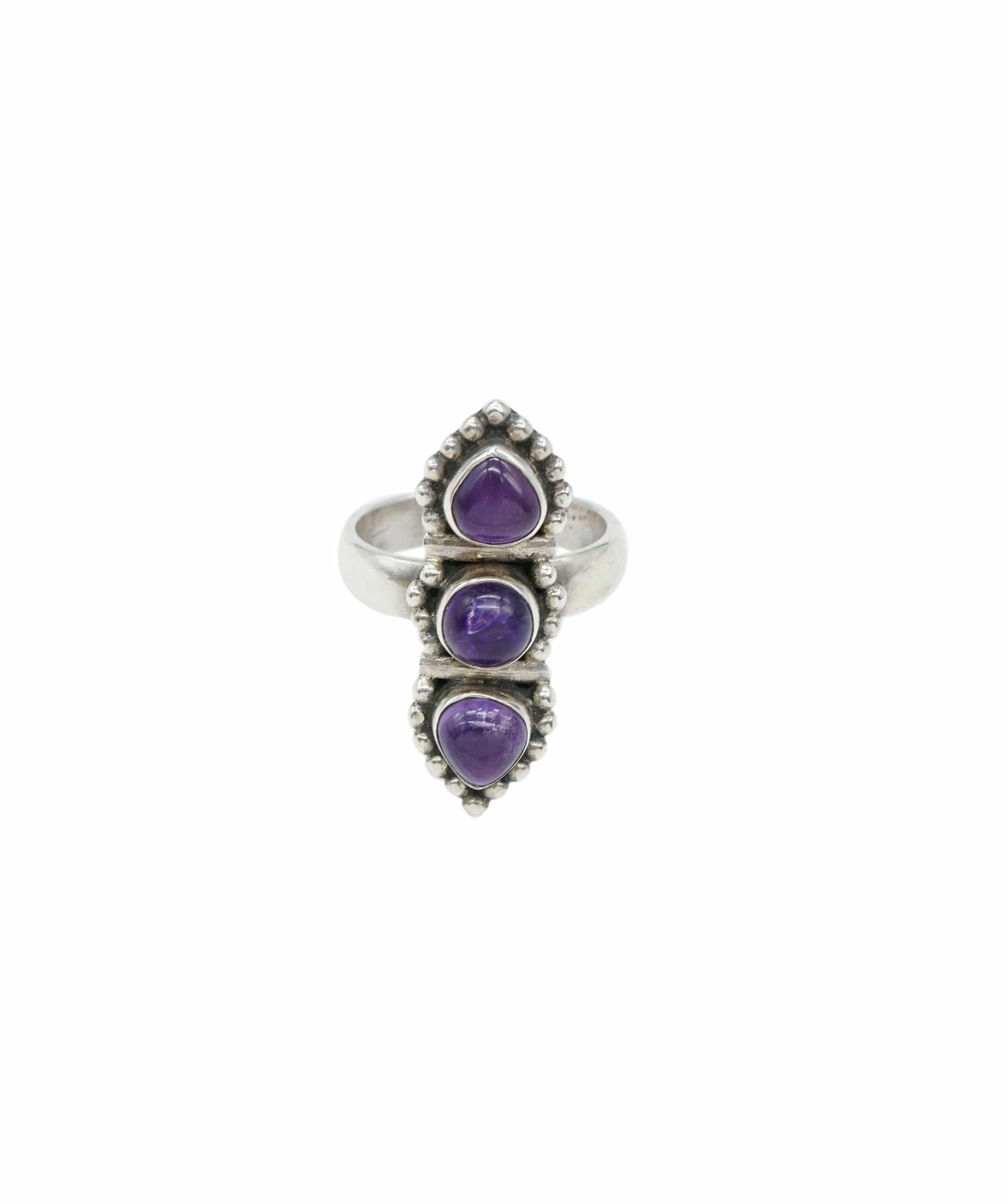 RING Three stone amethyst ring