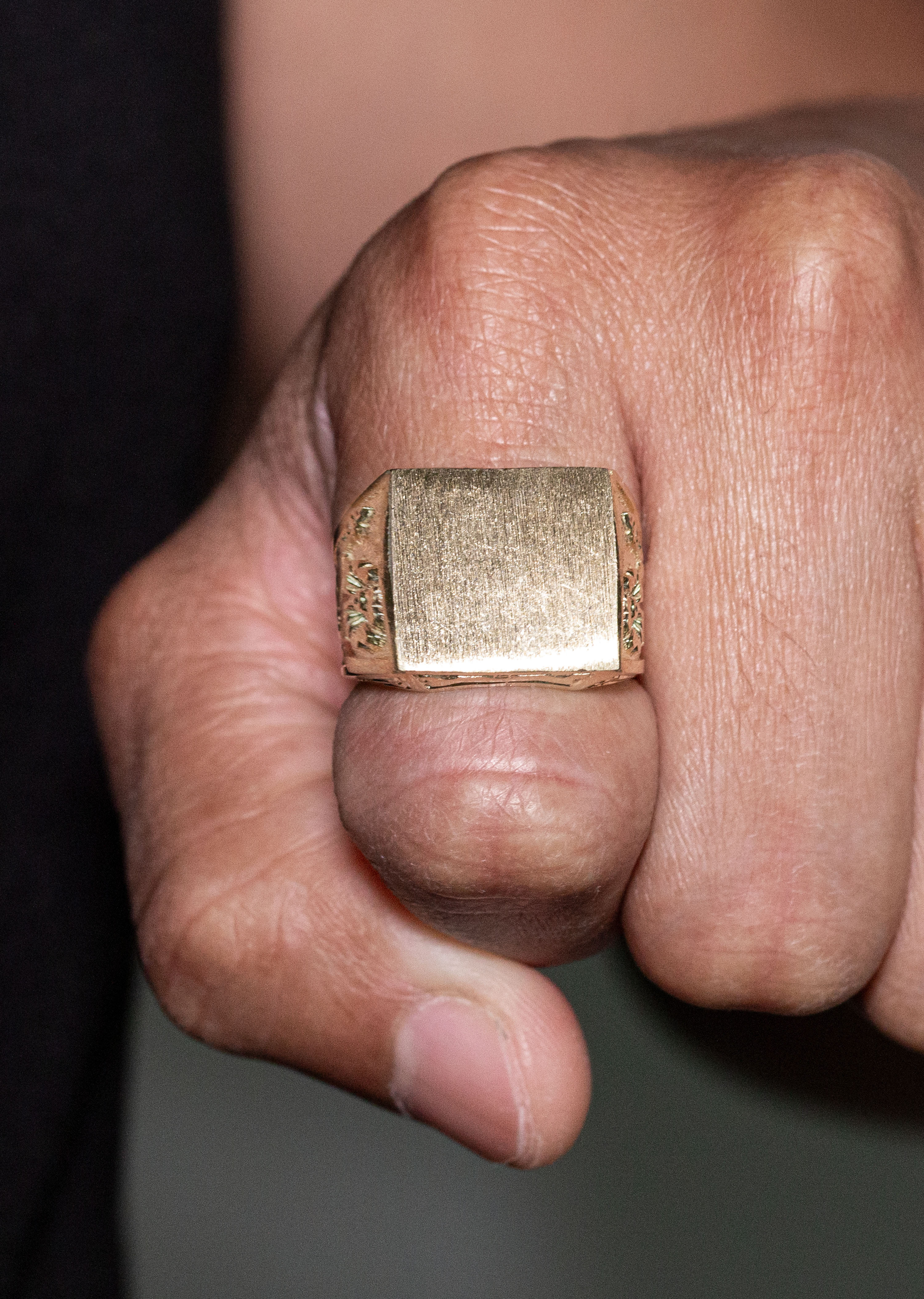 Manufacturer 1 Mens Signet Ring - 10K Gold | 11.3 Grams