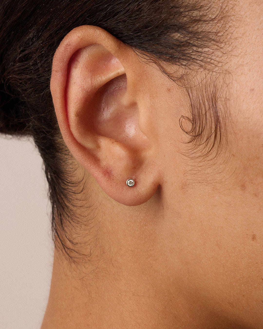 Fine 14K Classic Diamond Flat Back Single Stud