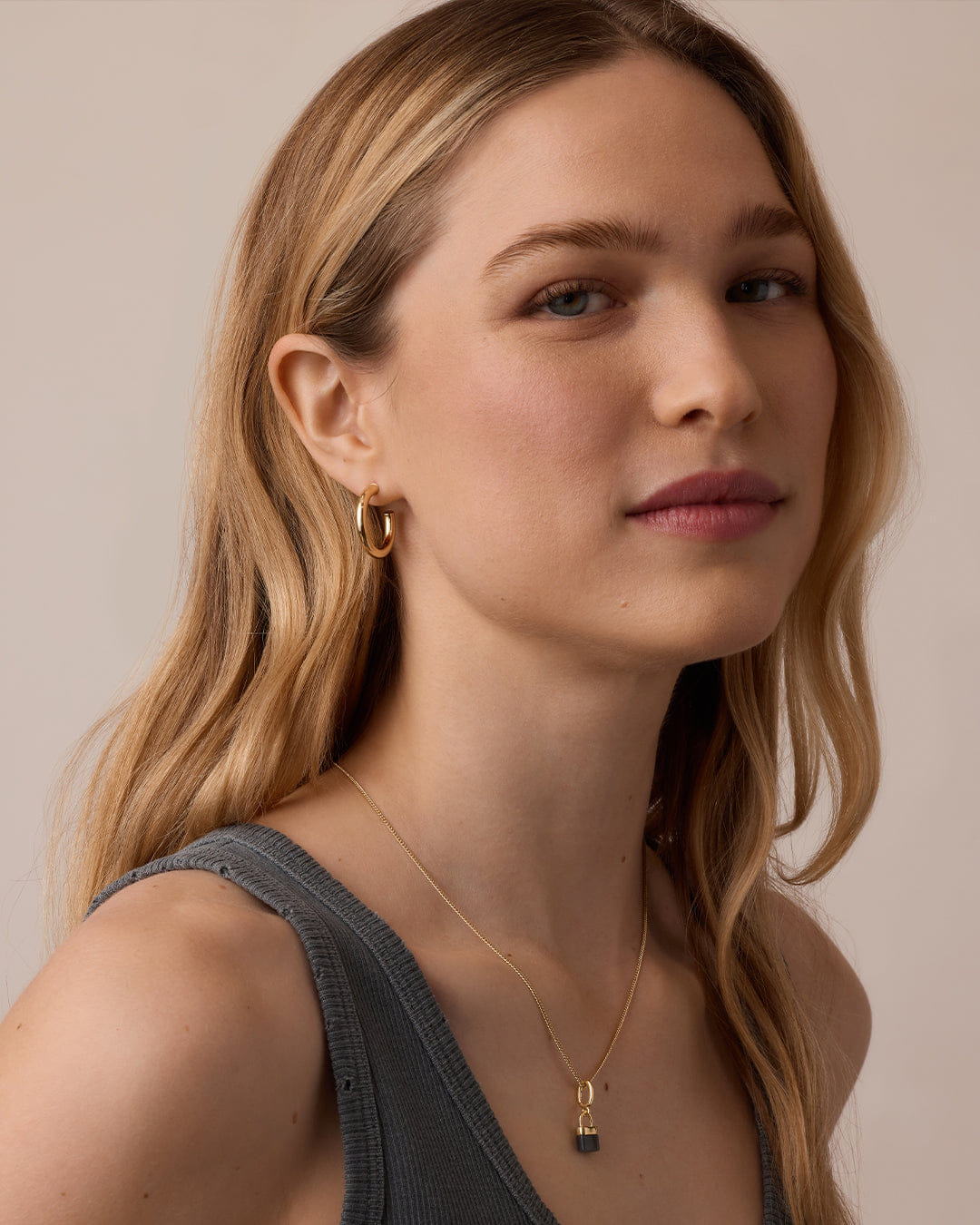 Winter 2024 Fashion Carter Small Hoops