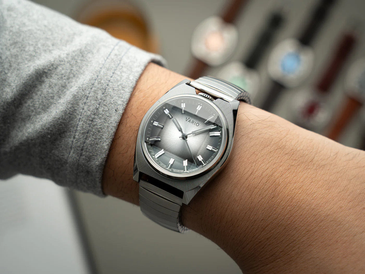Watchbandit Vario - Elastic Metal Bracelet