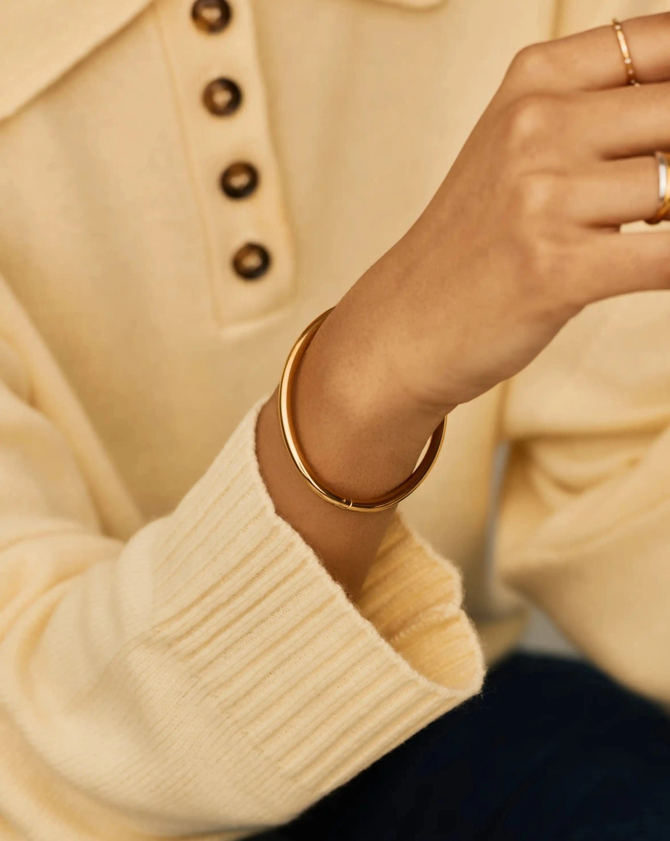 Classic Round Hinged Bangle | 18ct Gold Plated