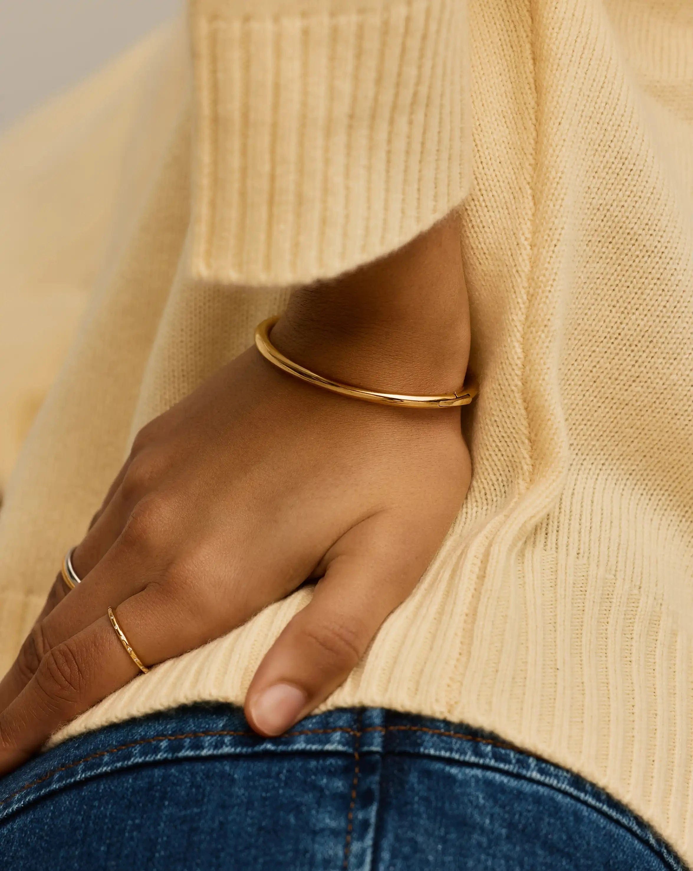 Classic Round Hinged Bangle | 18ct Gold Plated