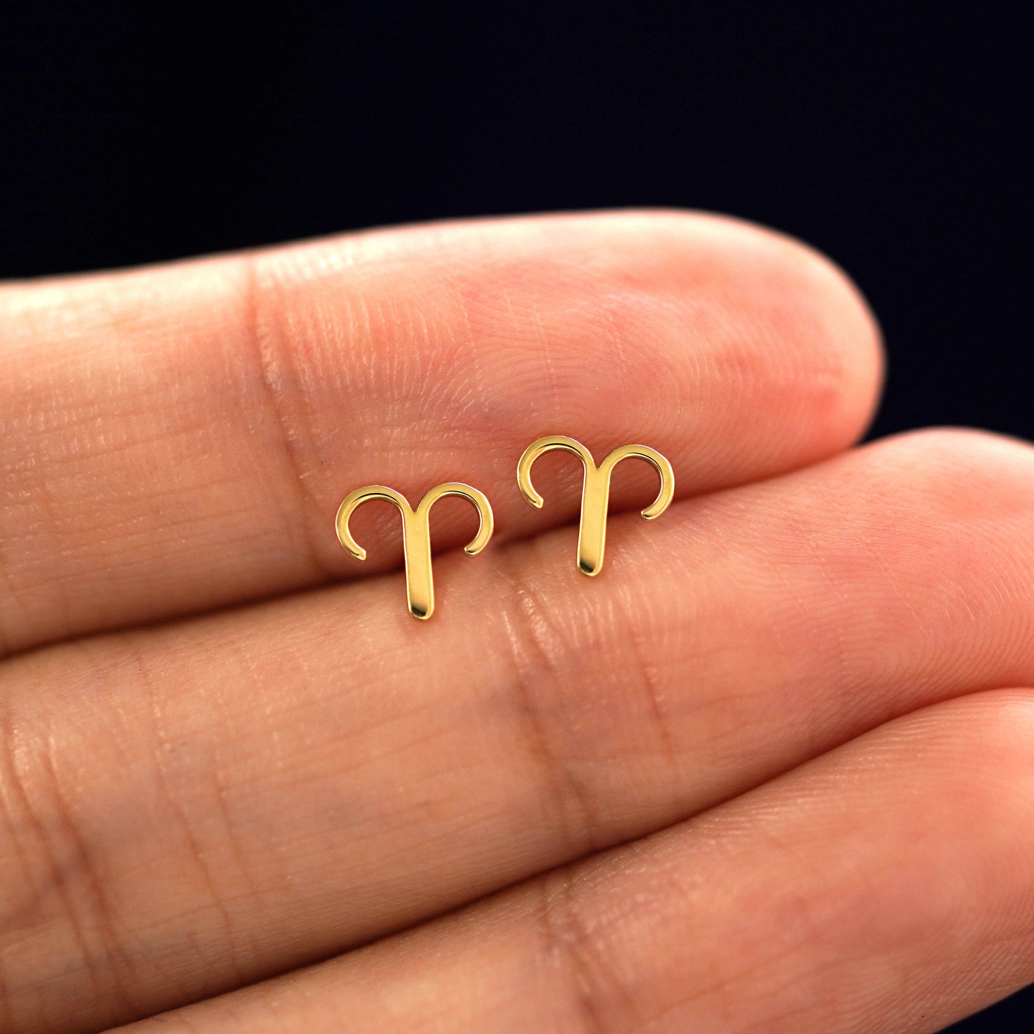 Automic Gold Studio Horoscope Earring