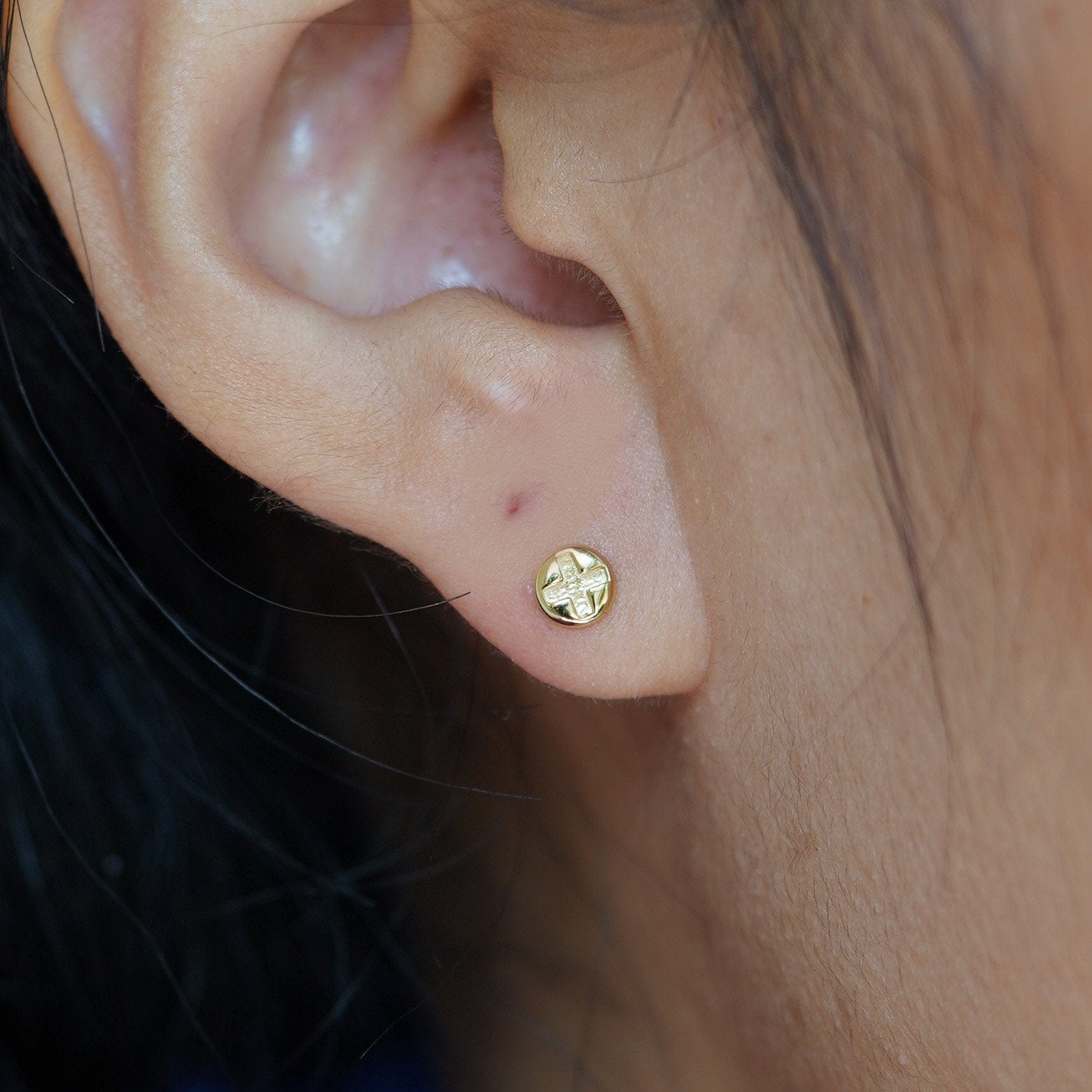 Automic Gold Studio Screw Flatback Piercing